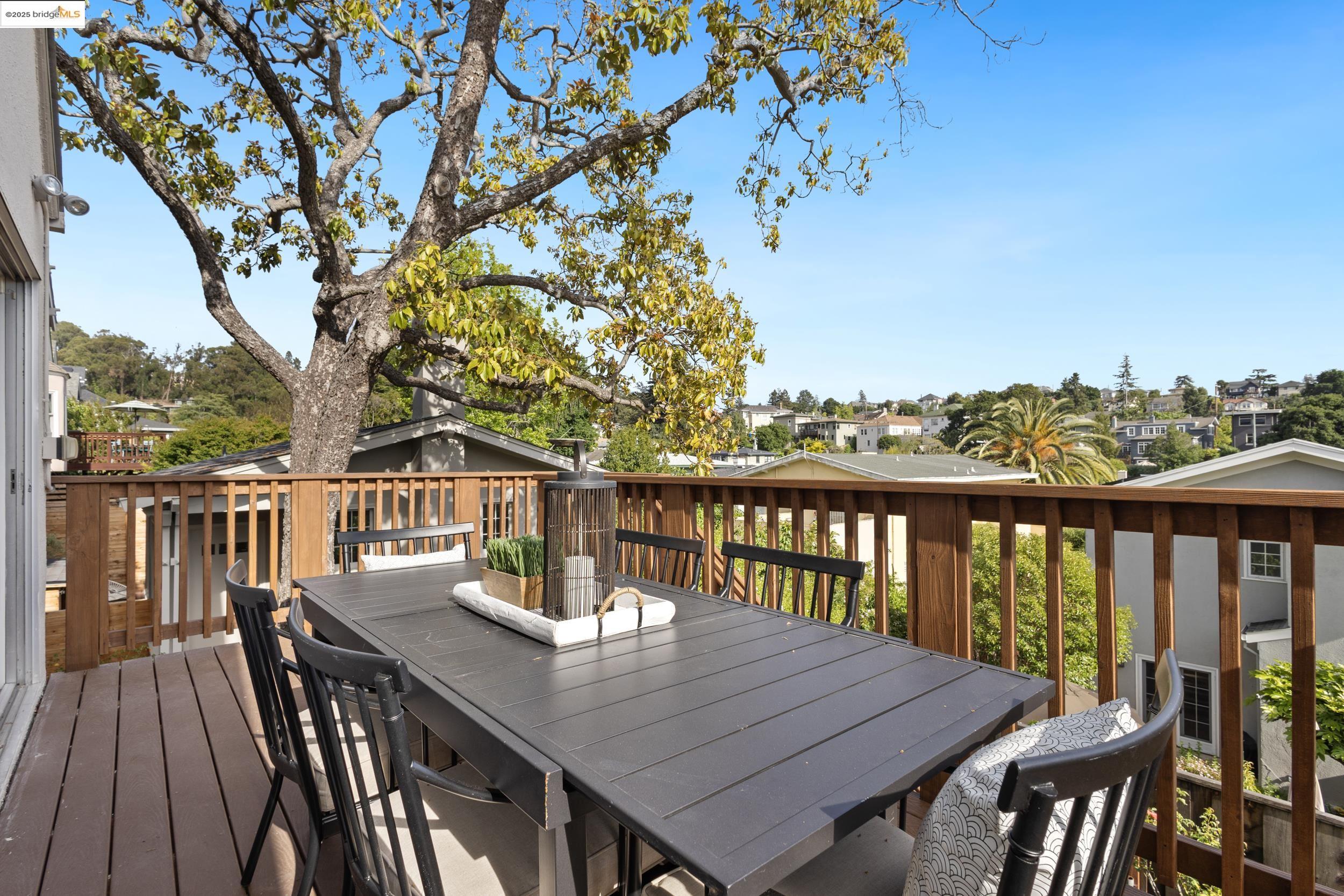 1048 Annerley Rd, Oakland, California 94610, 5 Bedrooms Bedrooms, 7 Rooms Rooms,3 BathroomsBathrooms,Residential,For Sale,1048 Annerley Rd,41097554