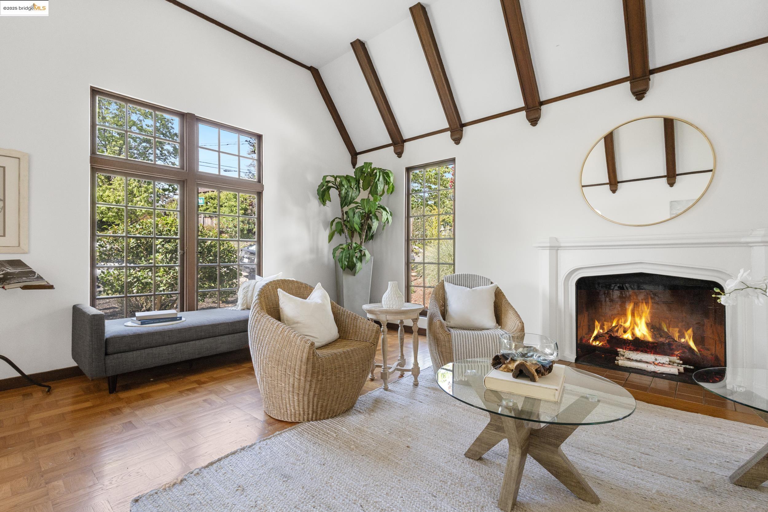 1048 Annerley Rd, Oakland, California 94610, 5 Bedrooms Bedrooms, 7 Rooms Rooms,3 BathroomsBathrooms,Residential,For Sale,1048 Annerley Rd,41097554