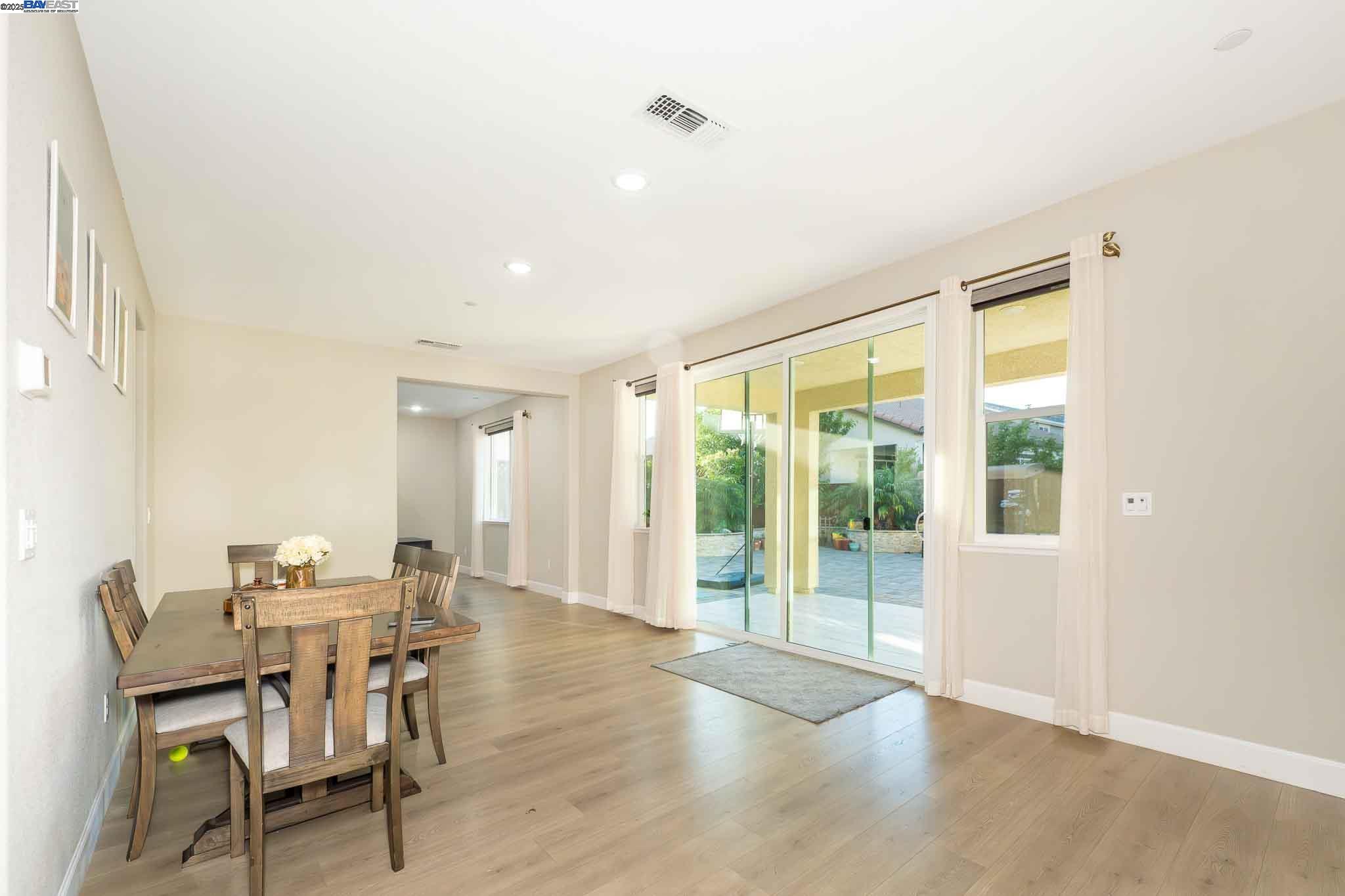 Detail Gallery Image 17 of 56 For 625 W Warren Dr, Mountain House,  CA 95391 - 4 Beds | 3/1 Baths
