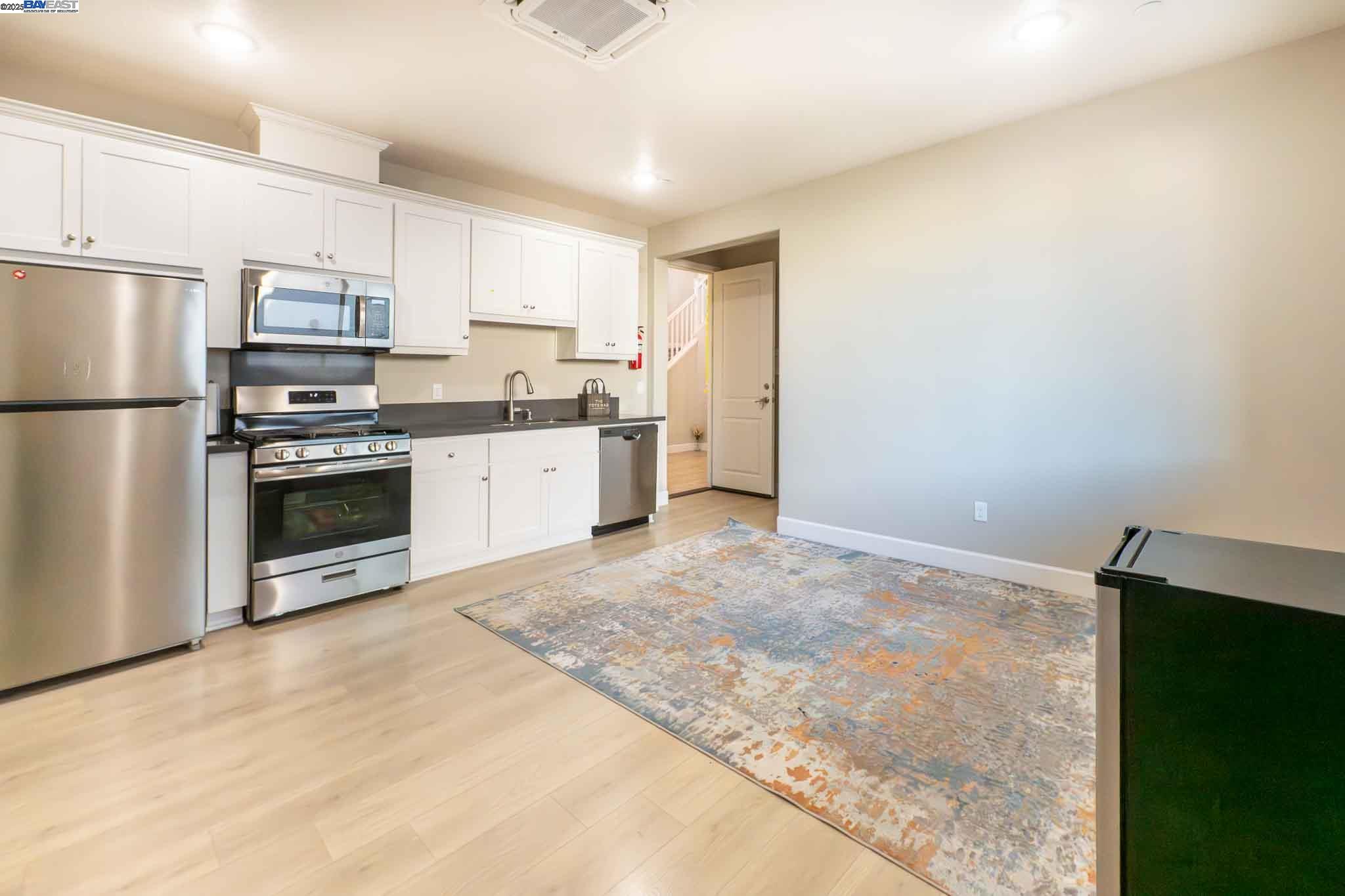 Detail Gallery Image 4 of 56 For 625 W Warren Dr, Mountain House,  CA 95391 - 4 Beds | 3/1 Baths