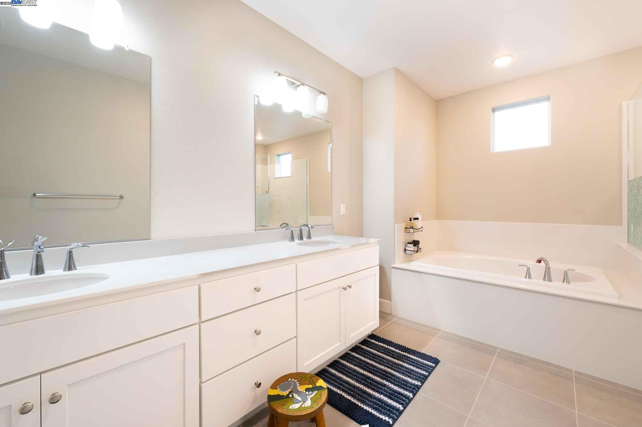 Detail Gallery Image 35 of 56 For 625 W Warren Dr, Mountain House,  CA 95391 - 4 Beds | 3/1 Baths