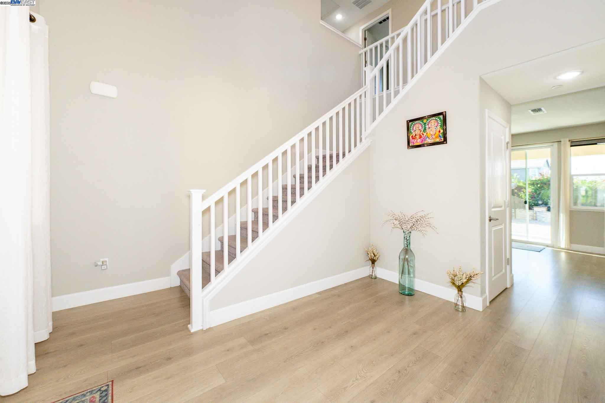 Detail Gallery Image 8 of 56 For 625 W Warren Dr, Mountain House,  CA 95391 - 4 Beds | 3/1 Baths