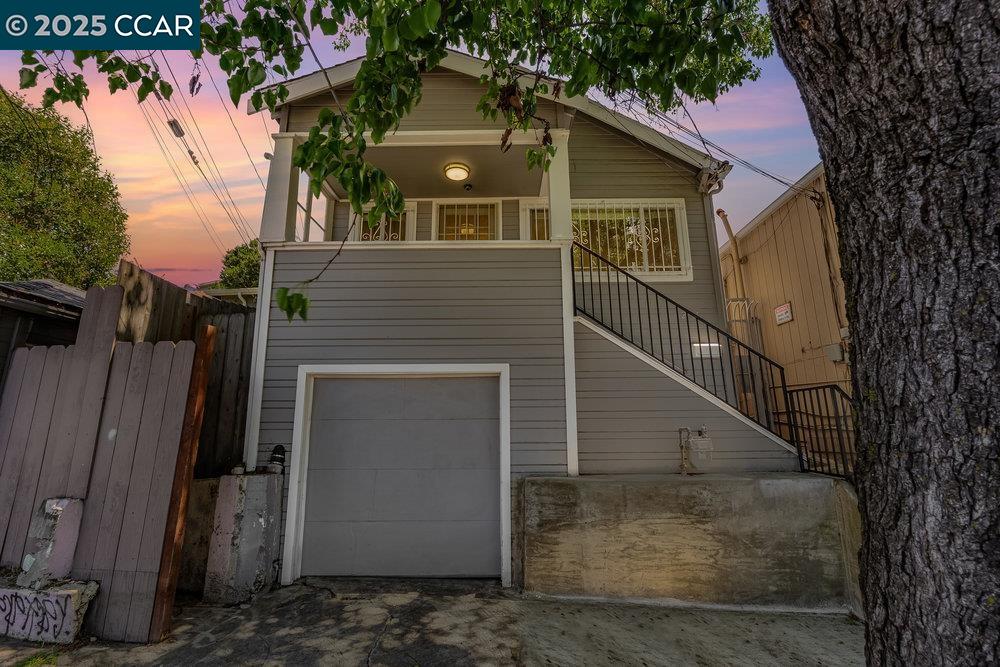 Detail Gallery Image 1 of 20 For 2154 35th Ave, Oakland,  CA 94601 - 2 Beds | 2 Baths