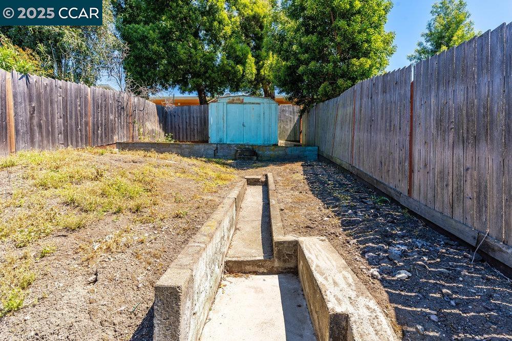 Detail Gallery Image 20 of 20 For 2154 35th Ave, Oakland,  CA 94601 - 2 Beds | 2 Baths