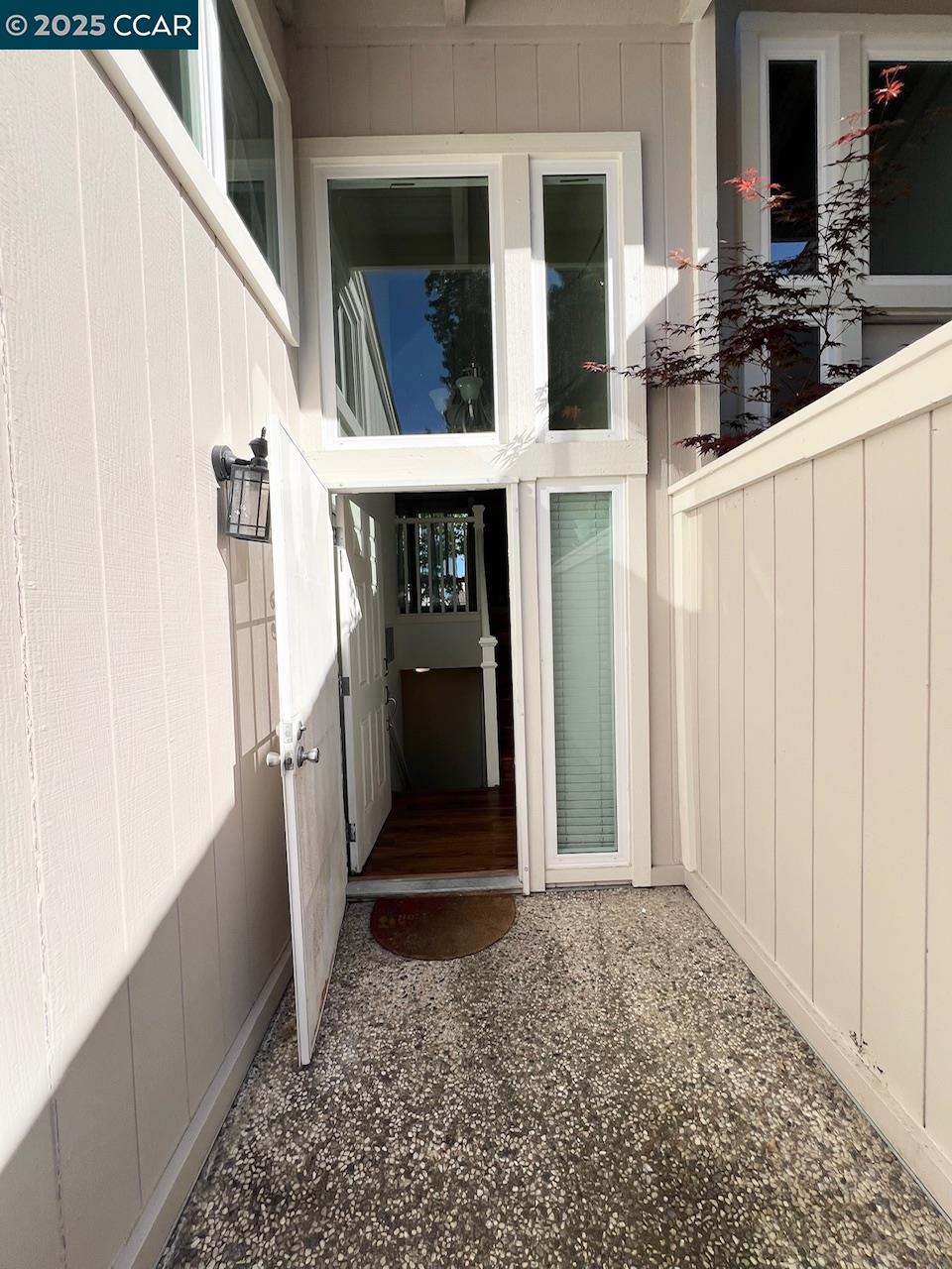 Detail Gallery Image 2 of 33 For 438 Ridgeview Dr, Pleasant Hill,  CA 94523 - 2 Beds | 1/1 Baths