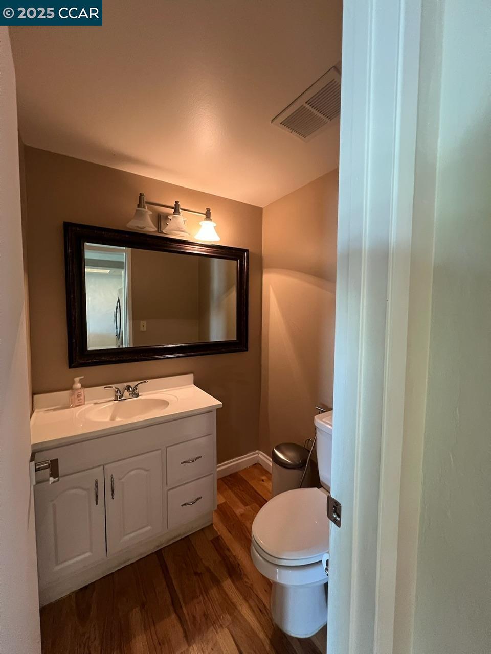 Detail Gallery Image 11 of 33 For 438 Ridgeview Dr, Pleasant Hill,  CA 94523 - 2 Beds | 1/1 Baths