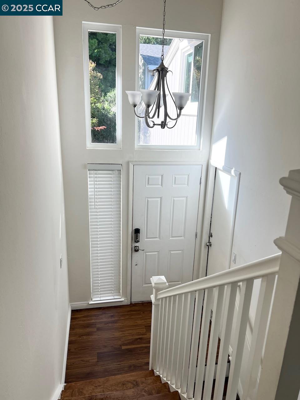 Detail Gallery Image 4 of 33 For 438 Ridgeview Dr, Pleasant Hill,  CA 94523 - 2 Beds | 1/1 Baths