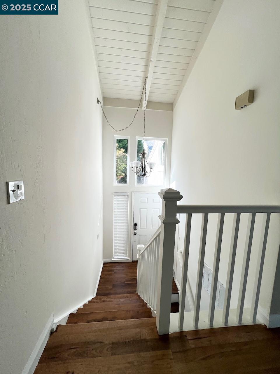 Detail Gallery Image 6 of 33 For 438 Ridgeview Dr, Pleasant Hill,  CA 94523 - 2 Beds | 1/1 Baths