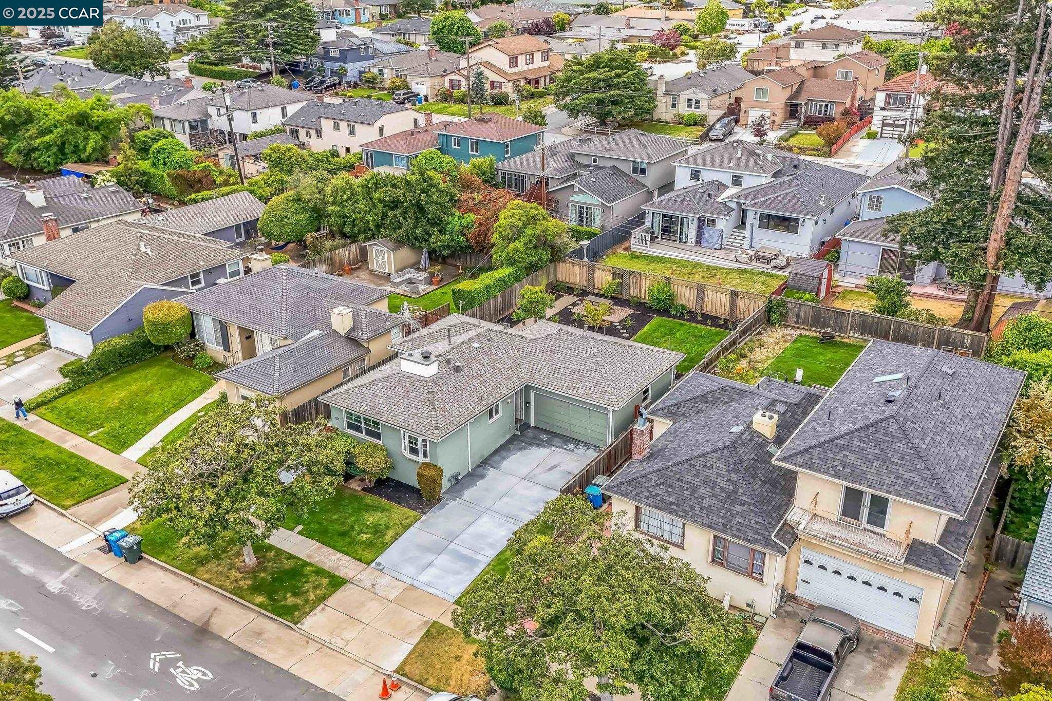 Detail Gallery Image 30 of 41 For 2410 Alameda De Las Pulgas, San Mateo,  CA 94403 - 2 Beds | 1 Baths