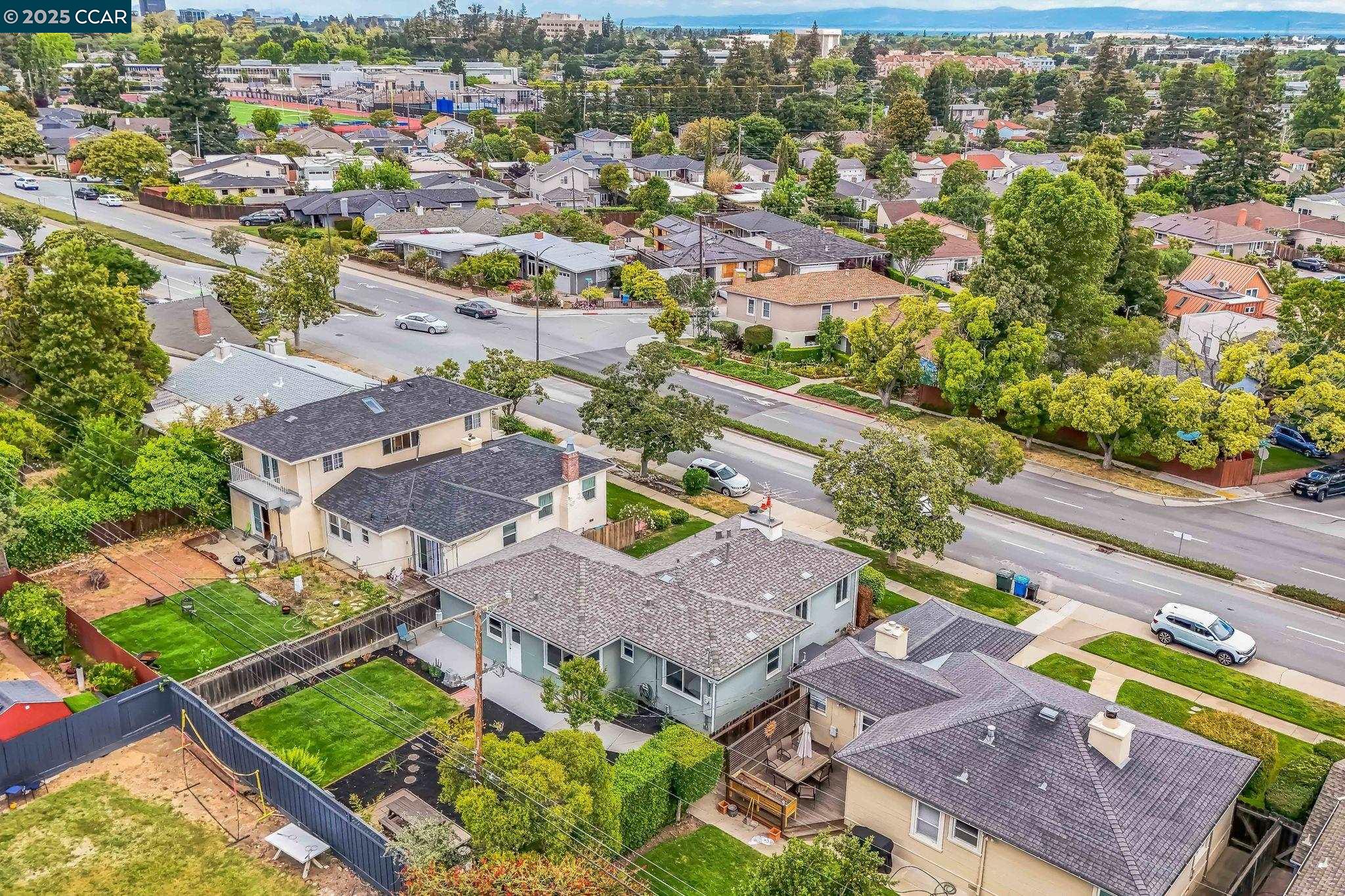 Detail Gallery Image 34 of 41 For 2410 Alameda De Las Pulgas, San Mateo,  CA 94403 - 2 Beds | 1 Baths