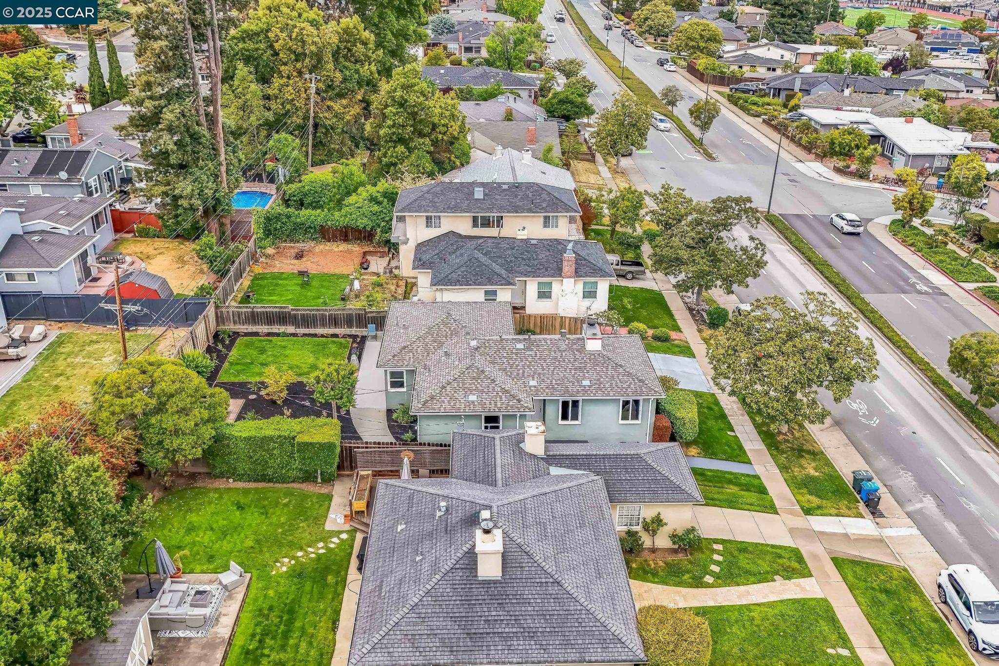 Detail Gallery Image 35 of 41 For 2410 Alameda De Las Pulgas, San Mateo,  CA 94403 - 2 Beds | 1 Baths