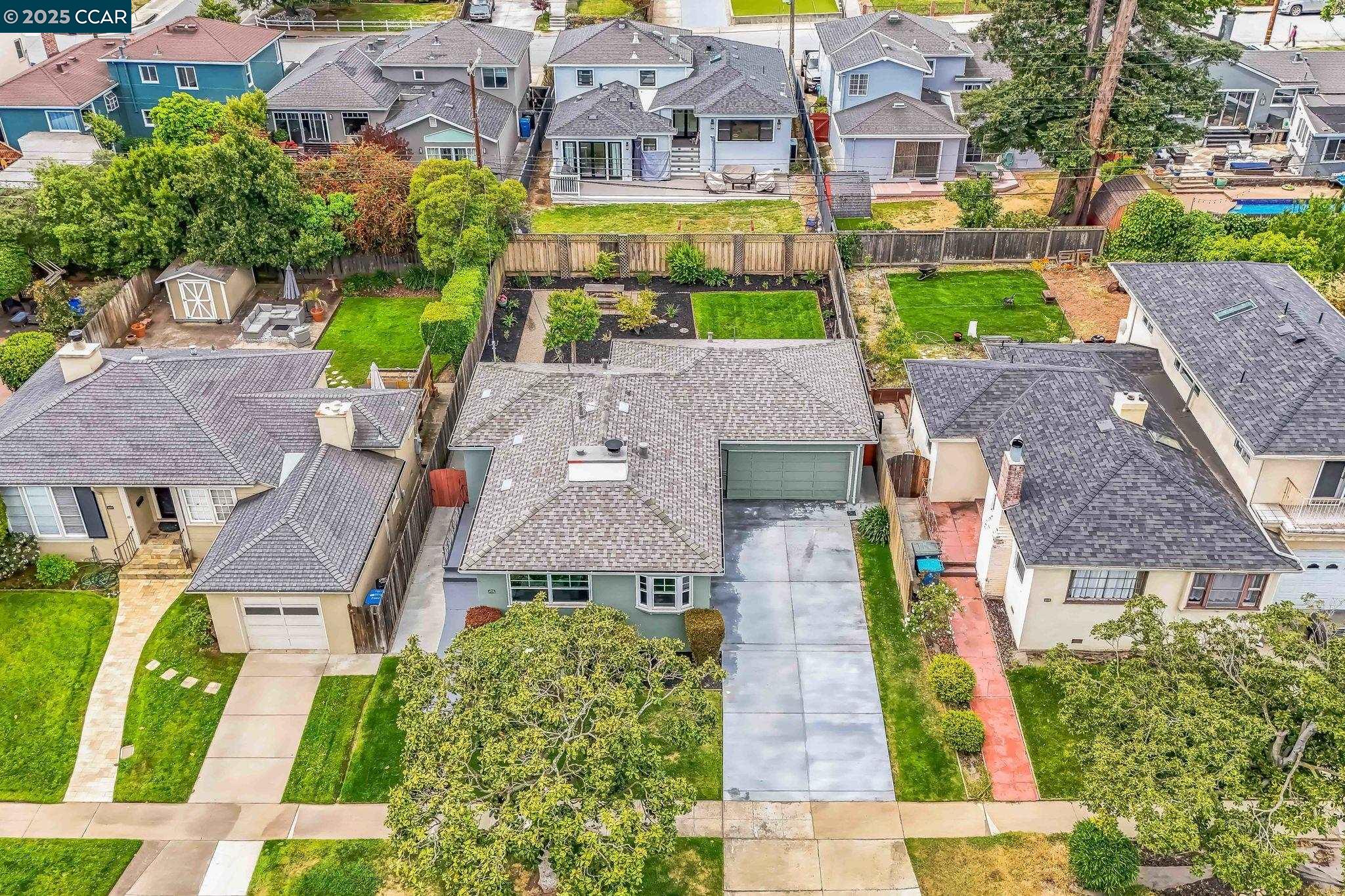 Detail Gallery Image 37 of 41 For 2410 Alameda De Las Pulgas, San Mateo,  CA 94403 - 2 Beds | 1 Baths