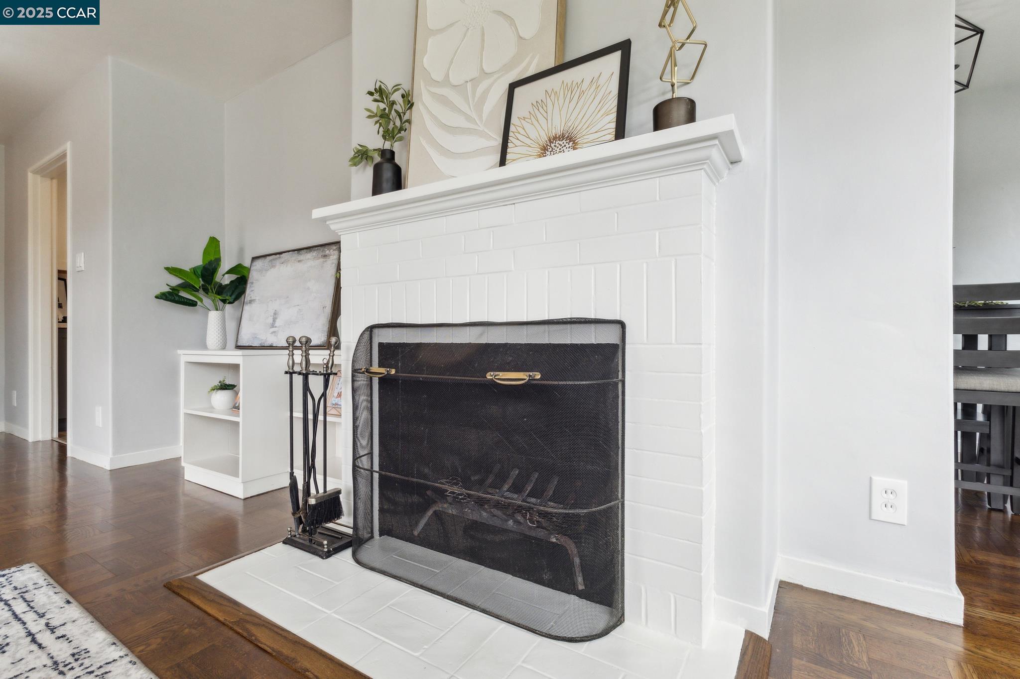 Detail Gallery Image 6 of 41 For 2410 Alameda De Las Pulgas, San Mateo,  CA 94403 - 2 Beds | 1 Baths