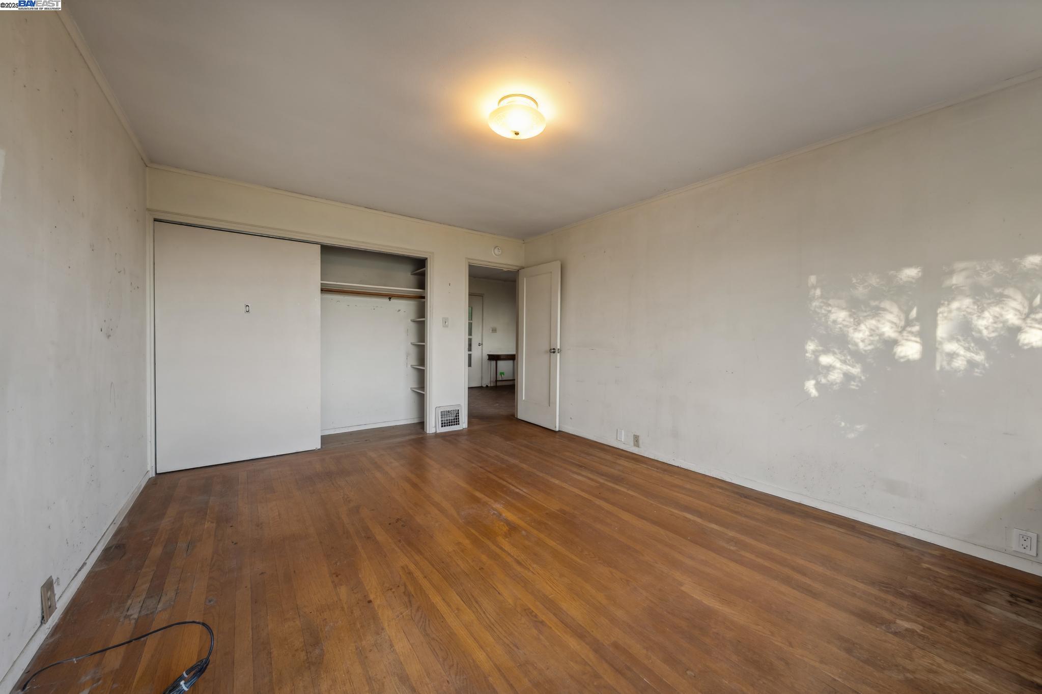 Detail Gallery Image 15 of 38 For 5915 Rincon Drive, Oakland,  CA 94611 - 2 Beds | 1 Baths