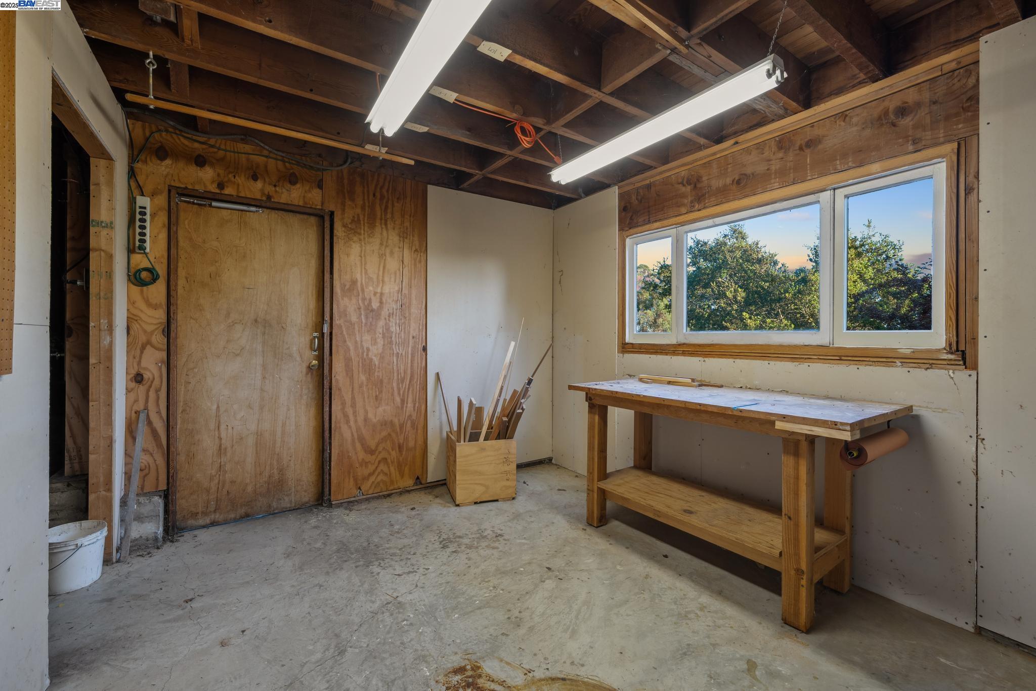 Detail Gallery Image 26 of 38 For 5915 Rincon Drive, Oakland,  CA 94611 - 2 Beds | 1 Baths
