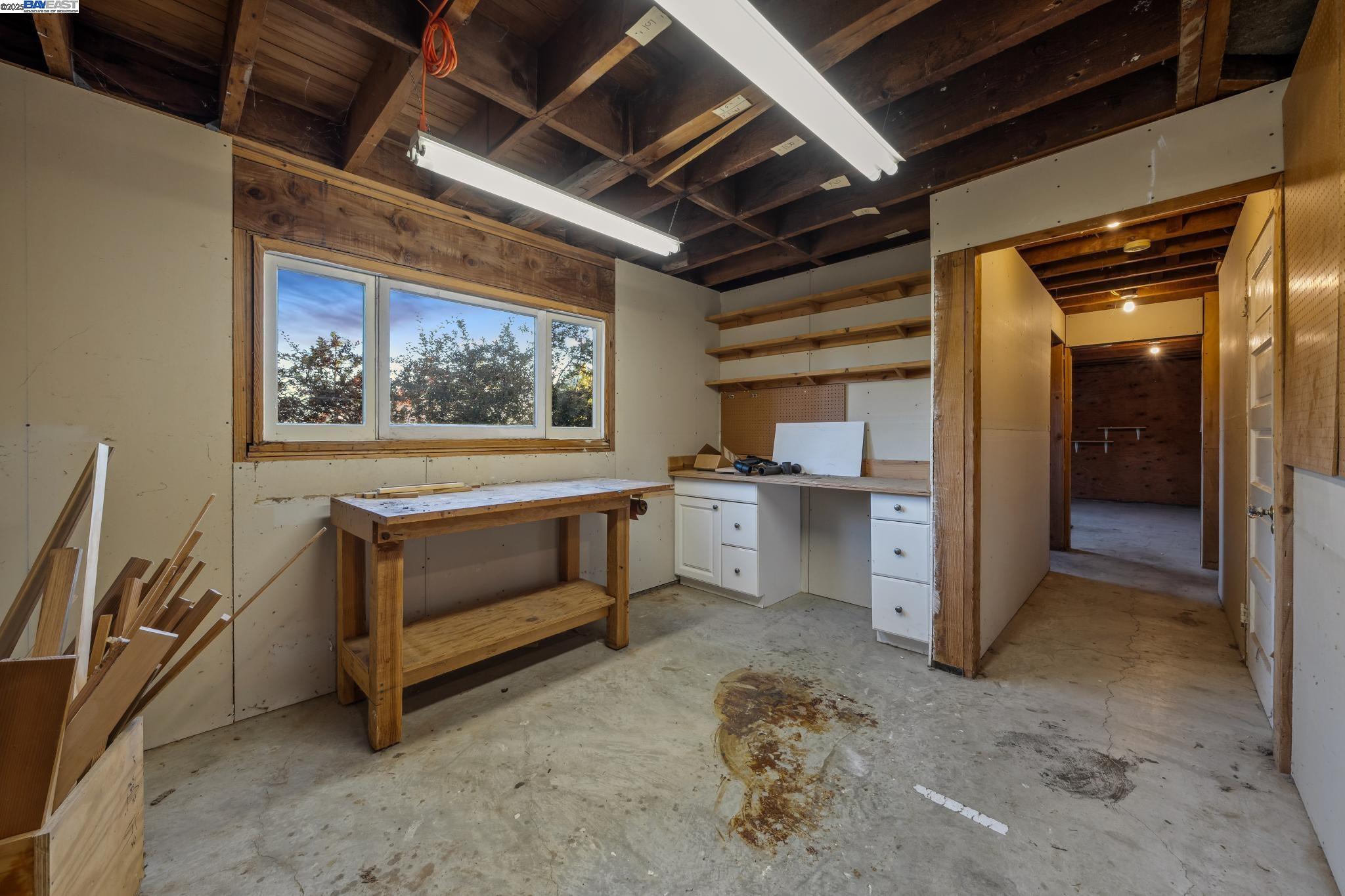 Detail Gallery Image 27 of 38 For 5915 Rincon Drive, Oakland,  CA 94611 - 2 Beds | 1 Baths