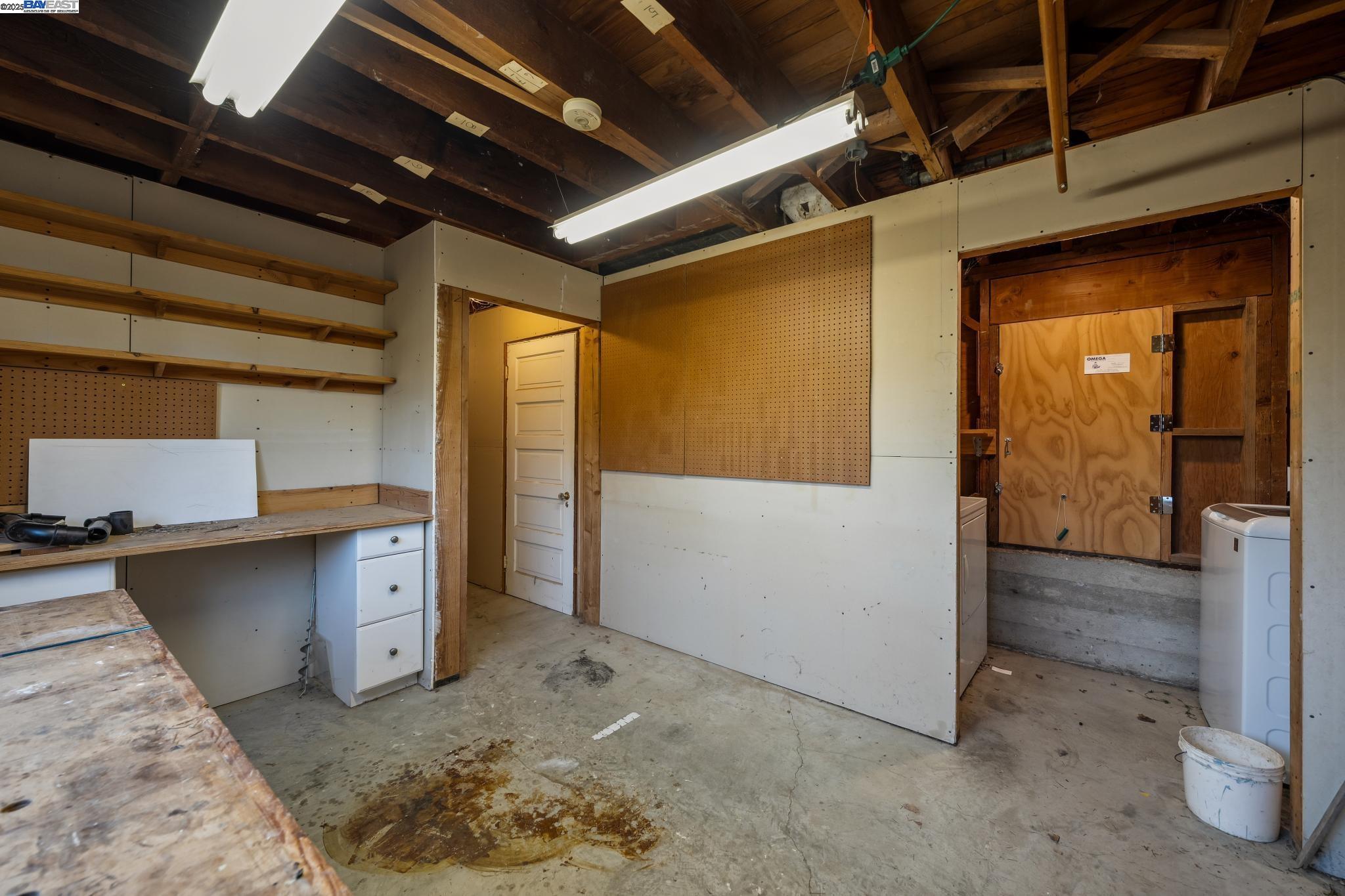 Detail Gallery Image 28 of 38 For 5915 Rincon Drive, Oakland,  CA 94611 - 2 Beds | 1 Baths
