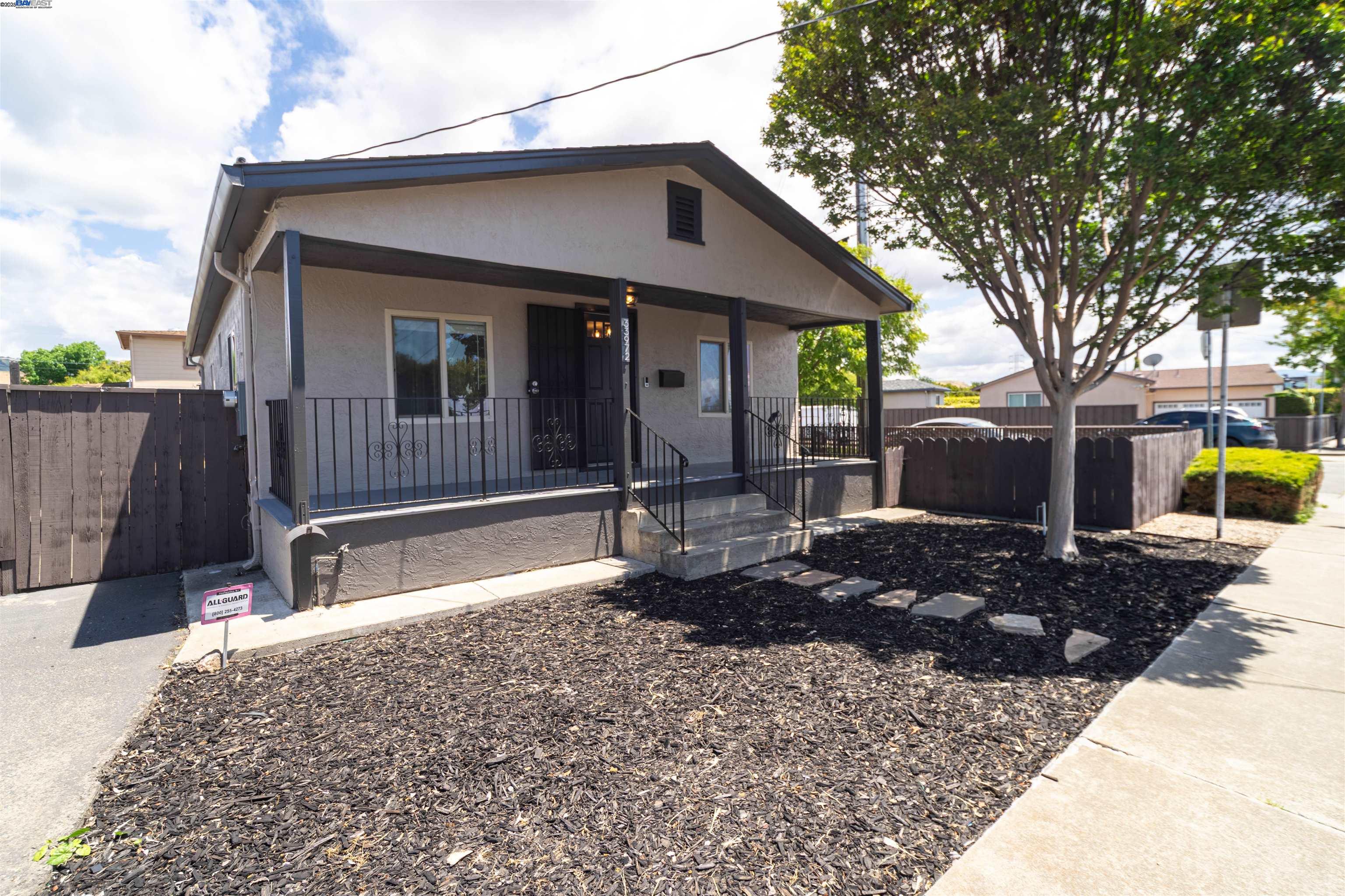 Detail Gallery Image 1 of 1 For 33972 10th St, Union City,  CA 94587 - 3 Beds | 2 Baths