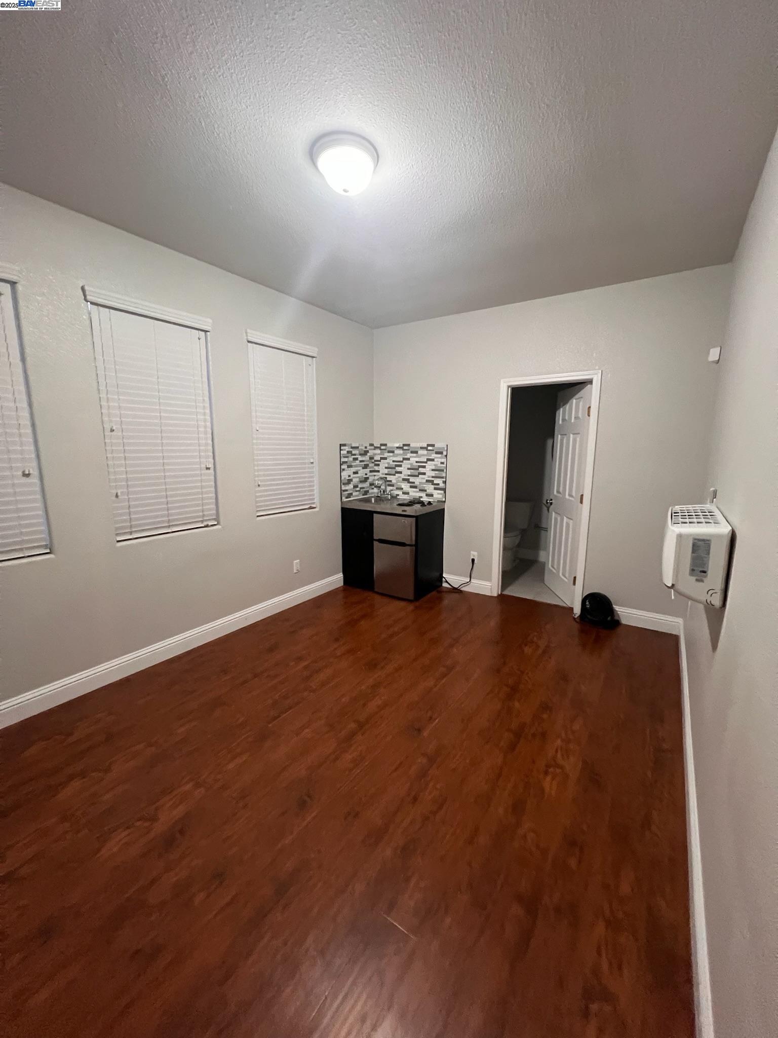 Detail Gallery Image 13 of 44 For 419 Creekside Dr, Patterson,  CA 95363 - 5 Beds | 3/1 Baths