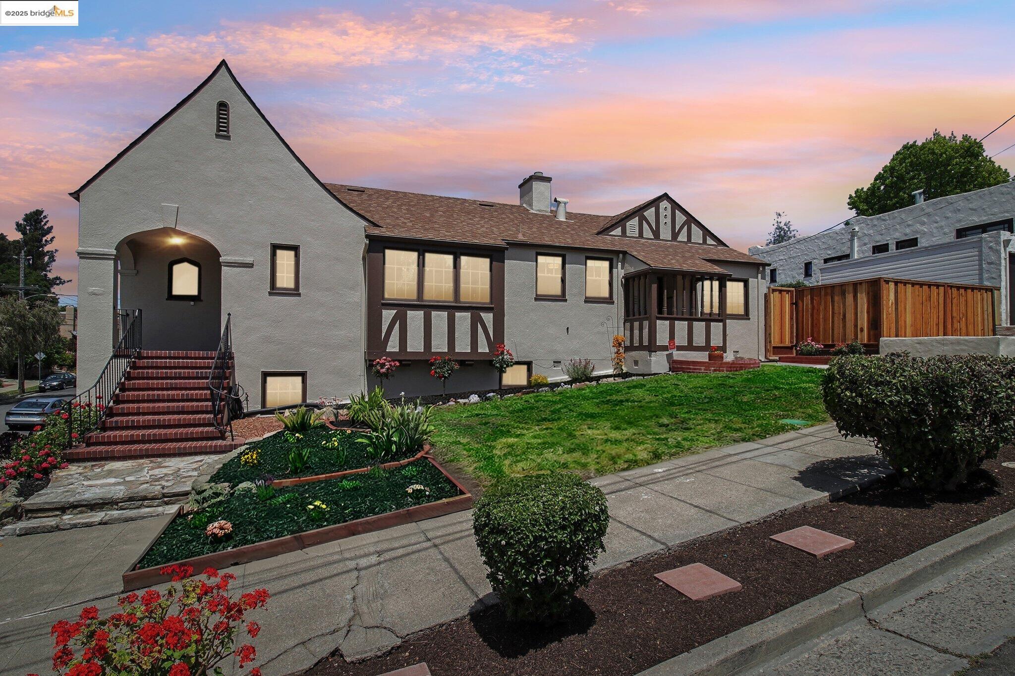 Detail Gallery Image 1 of 52 For 2900 Sheffield Ave, Oakland,  CA 94602 - 4 Beds | 2 Baths