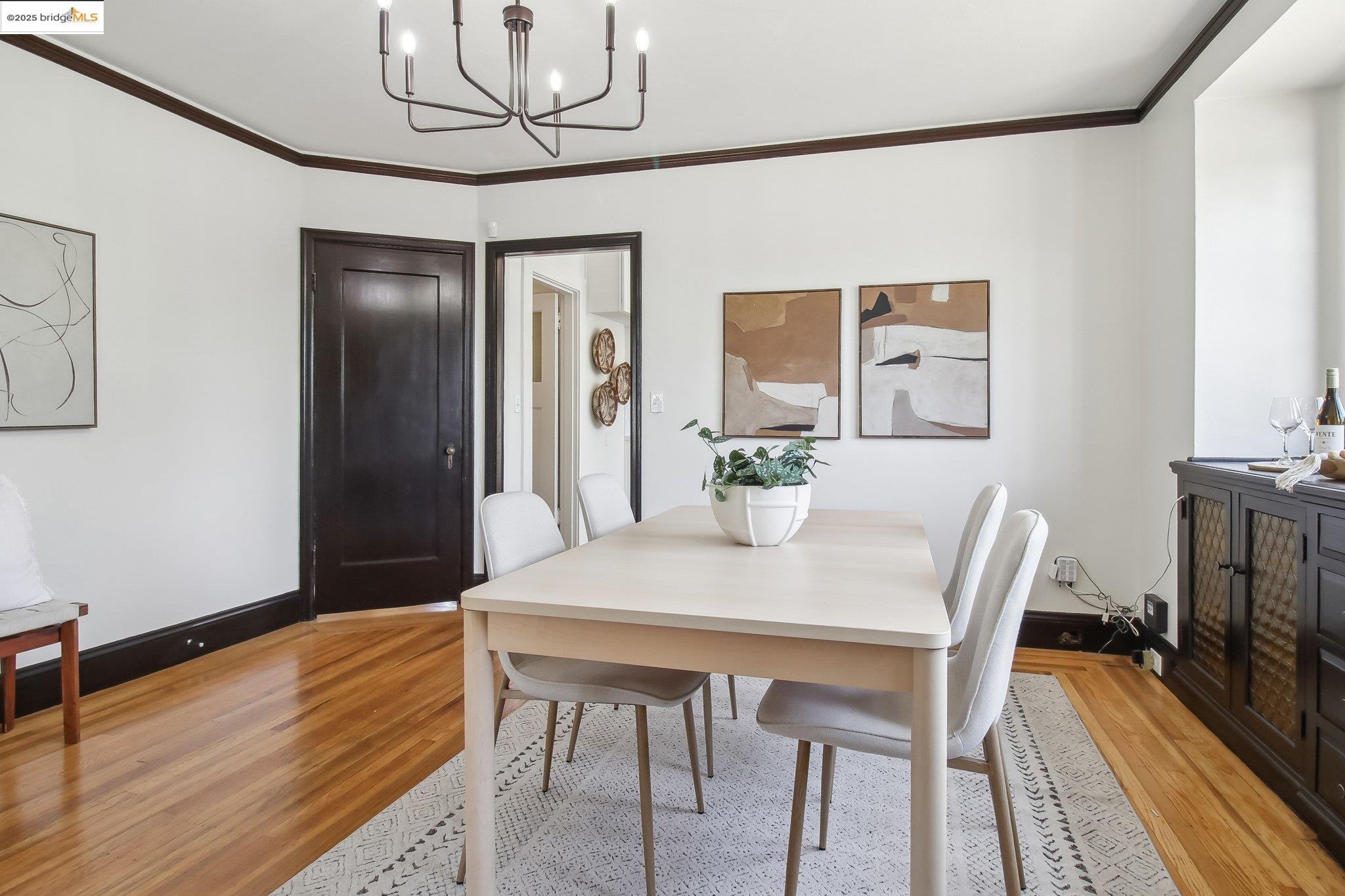 Detail Gallery Image 16 of 52 For 2900 Sheffield Ave, Oakland,  CA 94602 - 4 Beds | 2 Baths