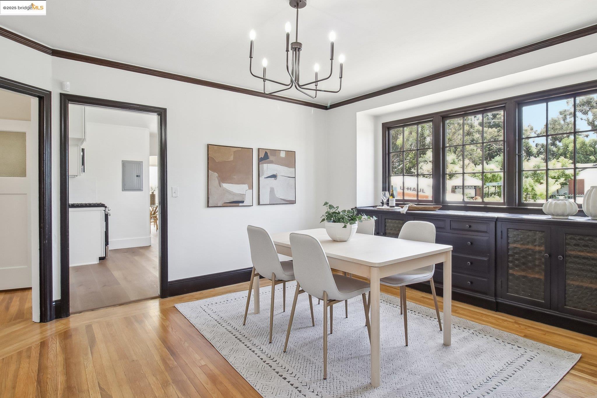 Detail Gallery Image 17 of 52 For 2900 Sheffield Ave, Oakland,  CA 94602 - 4 Beds | 2 Baths