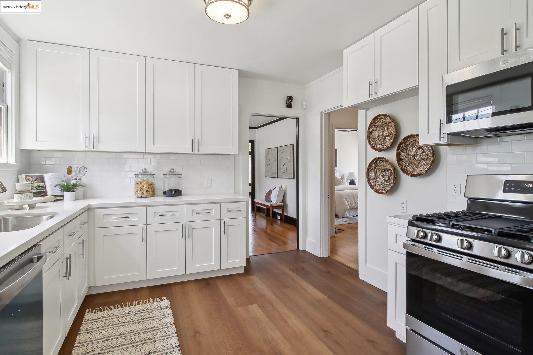 Detail Gallery Image 21 of 52 For 2900 Sheffield Ave, Oakland,  CA 94602 - 4 Beds | 2 Baths