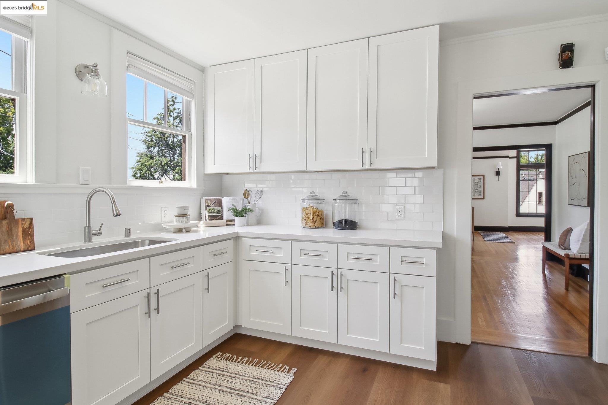 Detail Gallery Image 22 of 52 For 2900 Sheffield Ave, Oakland,  CA 94602 - 4 Beds | 2 Baths