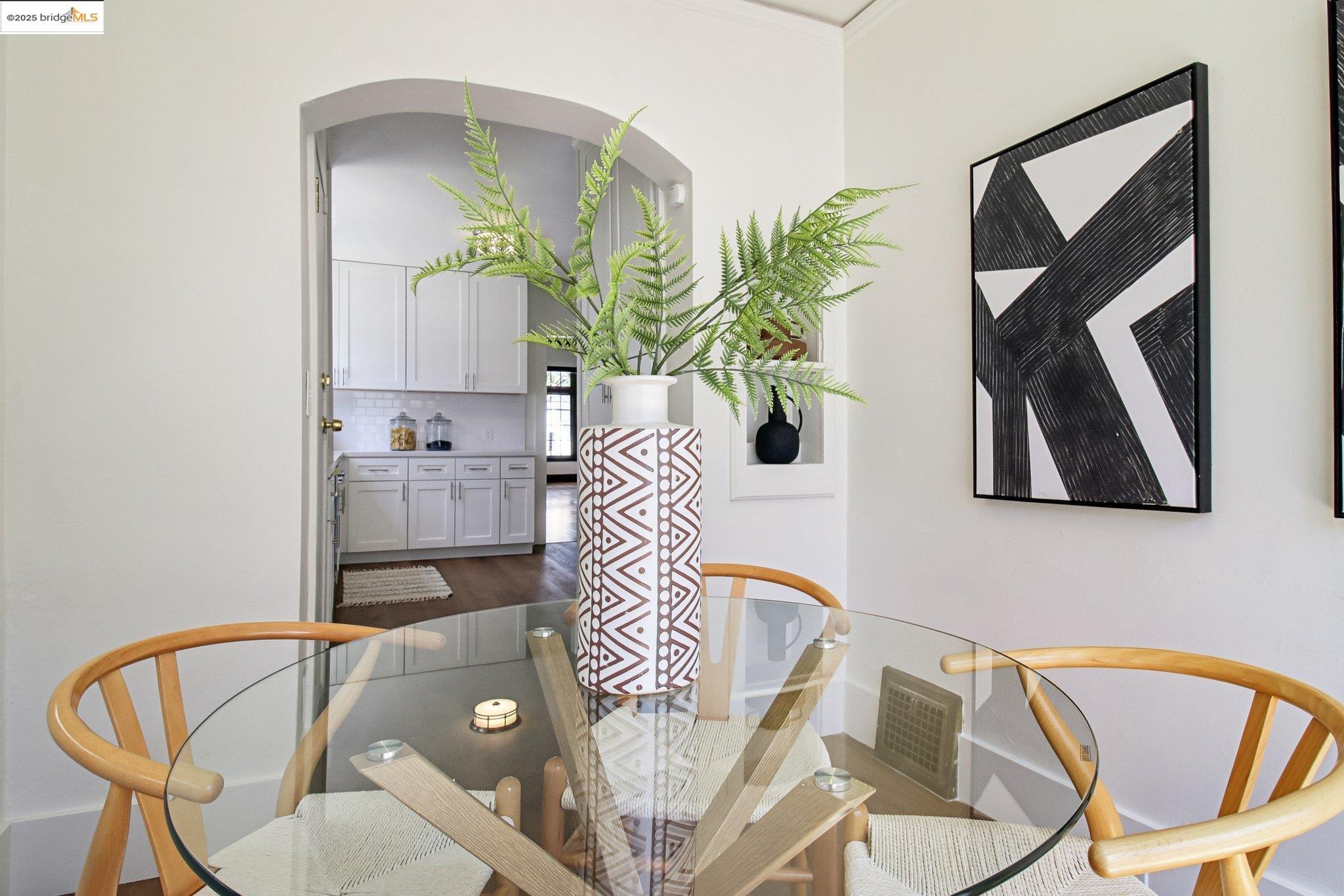 Detail Gallery Image 23 of 52 For 2900 Sheffield Ave, Oakland,  CA 94602 - 4 Beds | 2 Baths