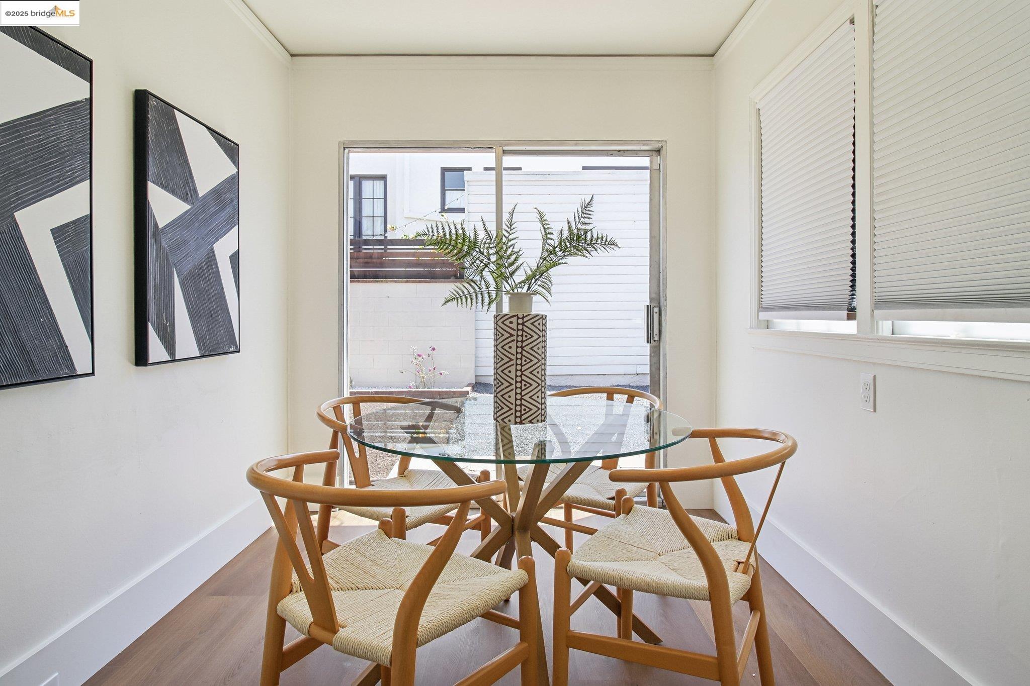 Detail Gallery Image 24 of 52 For 2900 Sheffield Ave, Oakland,  CA 94602 - 4 Beds | 2 Baths