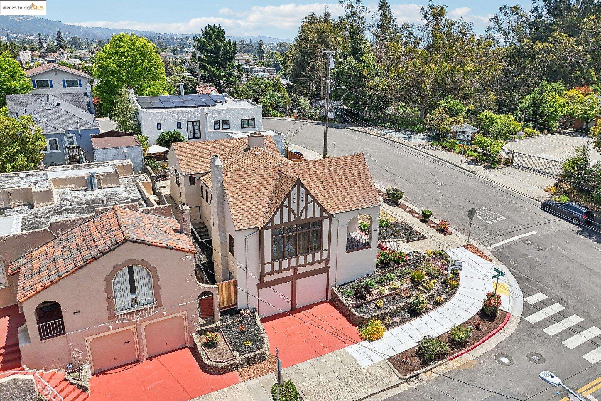 Detail Gallery Image 44 of 52 For 2900 Sheffield Ave, Oakland,  CA 94602 - 4 Beds | 2 Baths