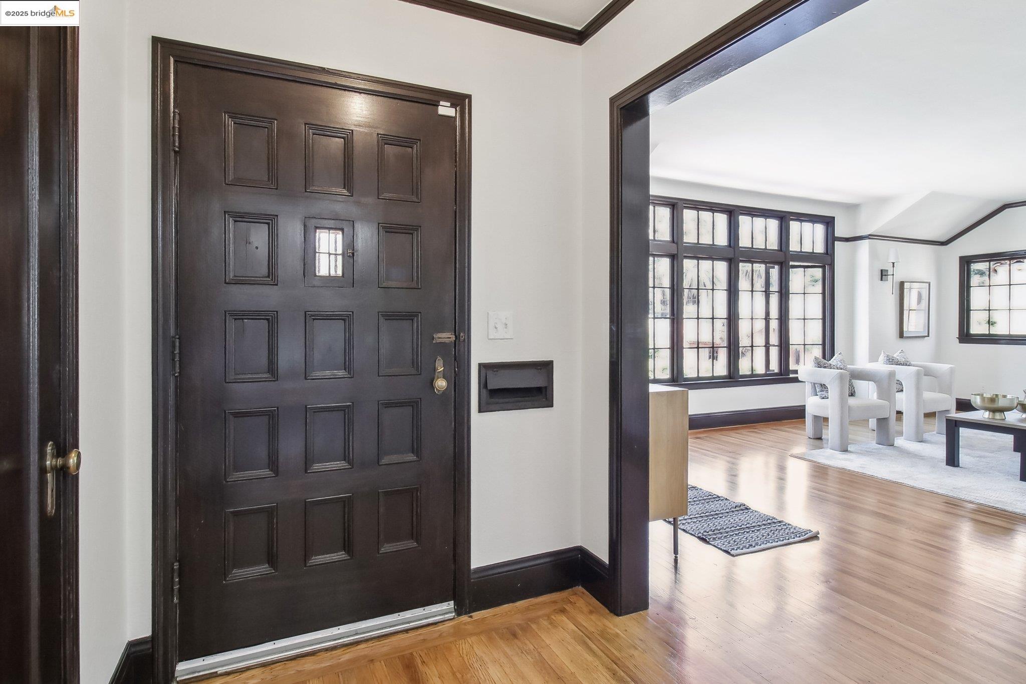 Detail Gallery Image 8 of 52 For 2900 Sheffield Ave, Oakland,  CA 94602 - 4 Beds | 2 Baths