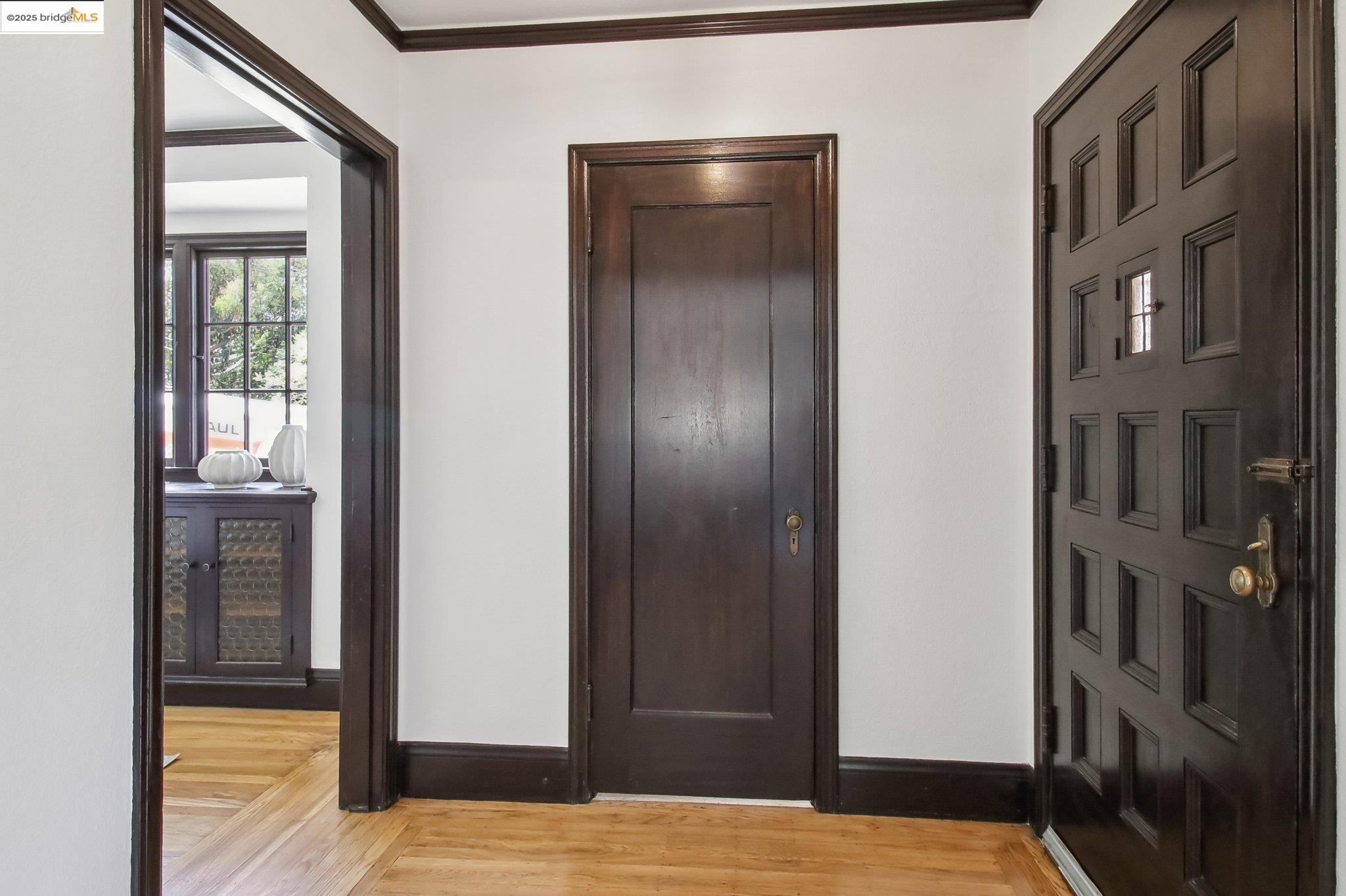 Detail Gallery Image 9 of 52 For 2900 Sheffield Ave, Oakland,  CA 94602 - 4 Beds | 2 Baths