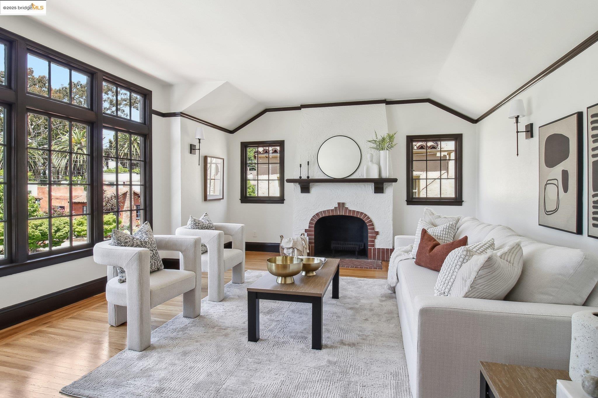 Detail Gallery Image 10 of 52 For 2900 Sheffield Ave, Oakland,  CA 94602 - 4 Beds | 2 Baths