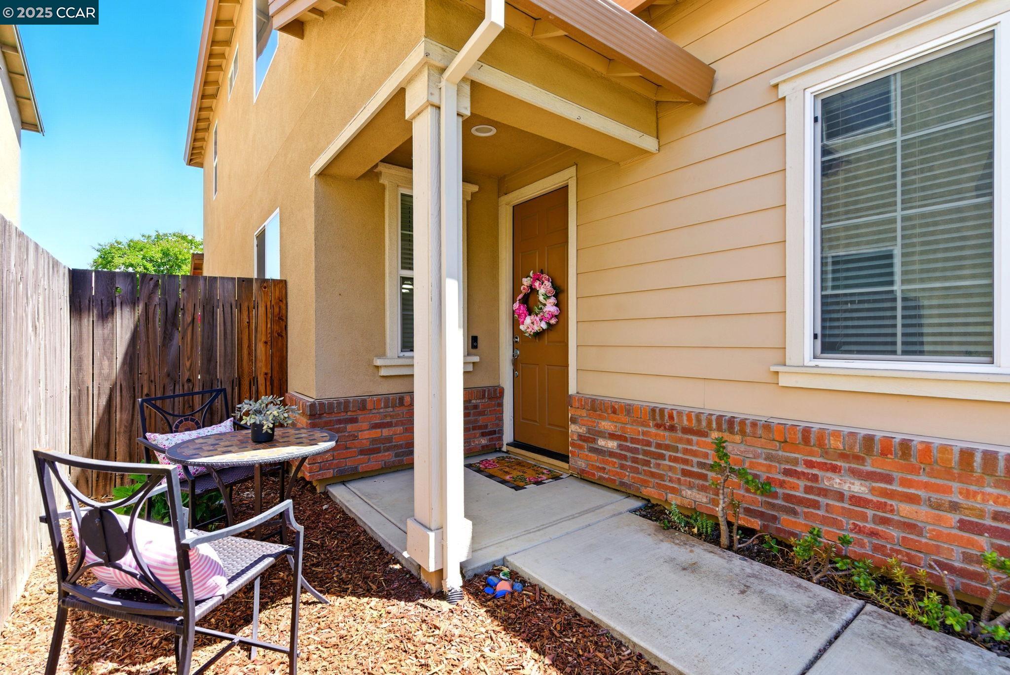 Detail Gallery Image 2 of 24 For 329 Silver Bell Way, Oakley,  CA 94561 - 4 Beds | 3 Baths