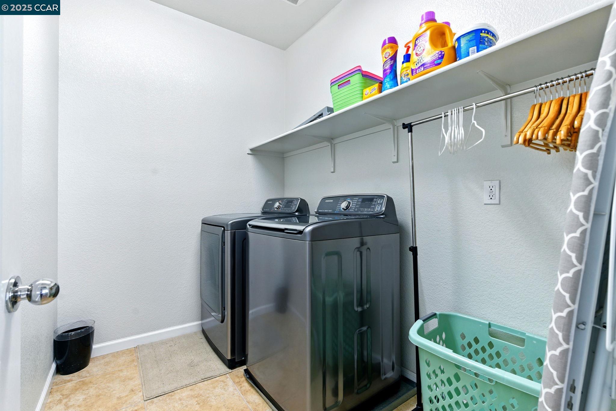Detail Gallery Image 17 of 24 For 329 Silver Bell Way, Oakley,  CA 94561 - 4 Beds | 3 Baths