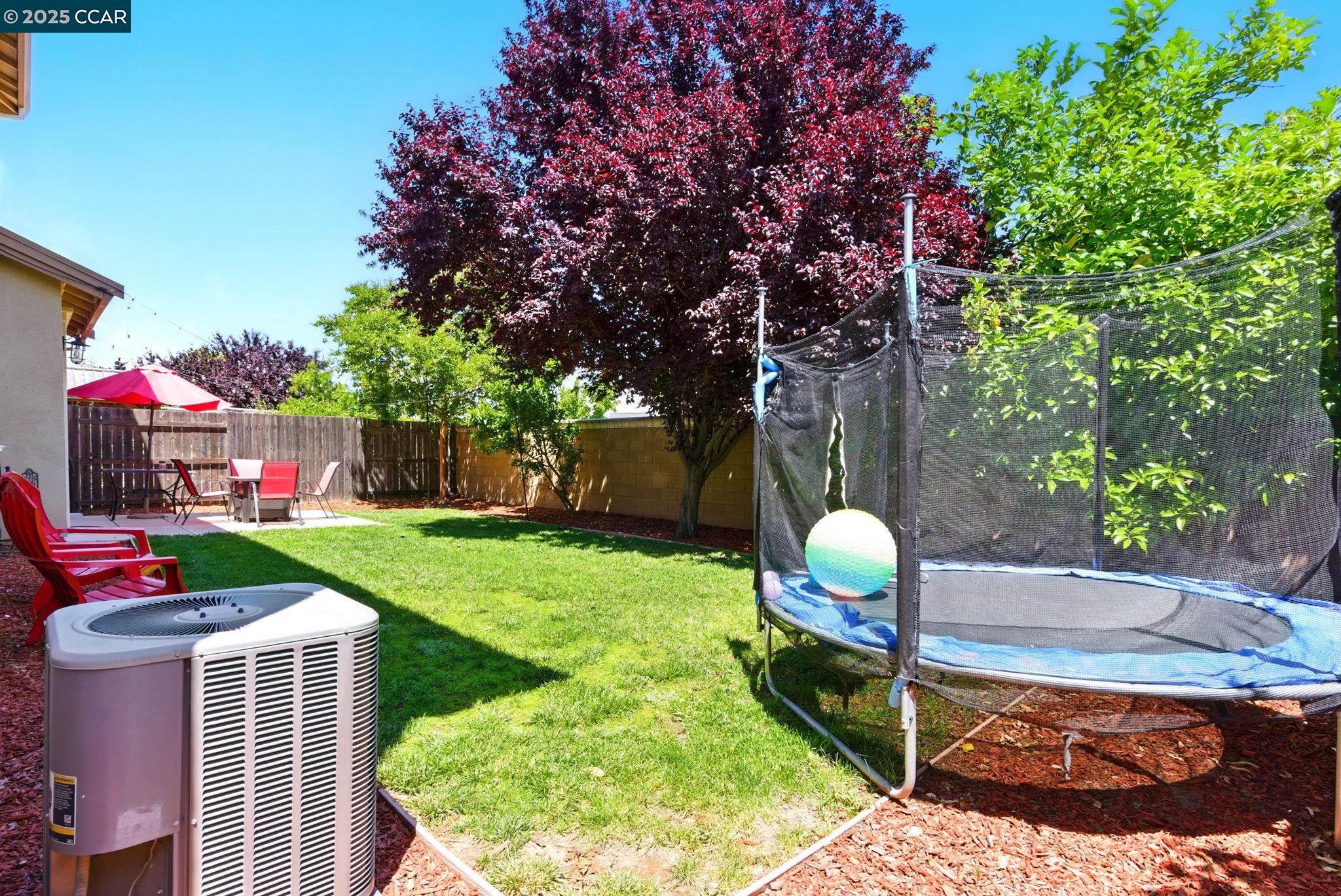 Detail Gallery Image 20 of 24 For 329 Silver Bell Way, Oakley,  CA 94561 - 4 Beds | 3 Baths