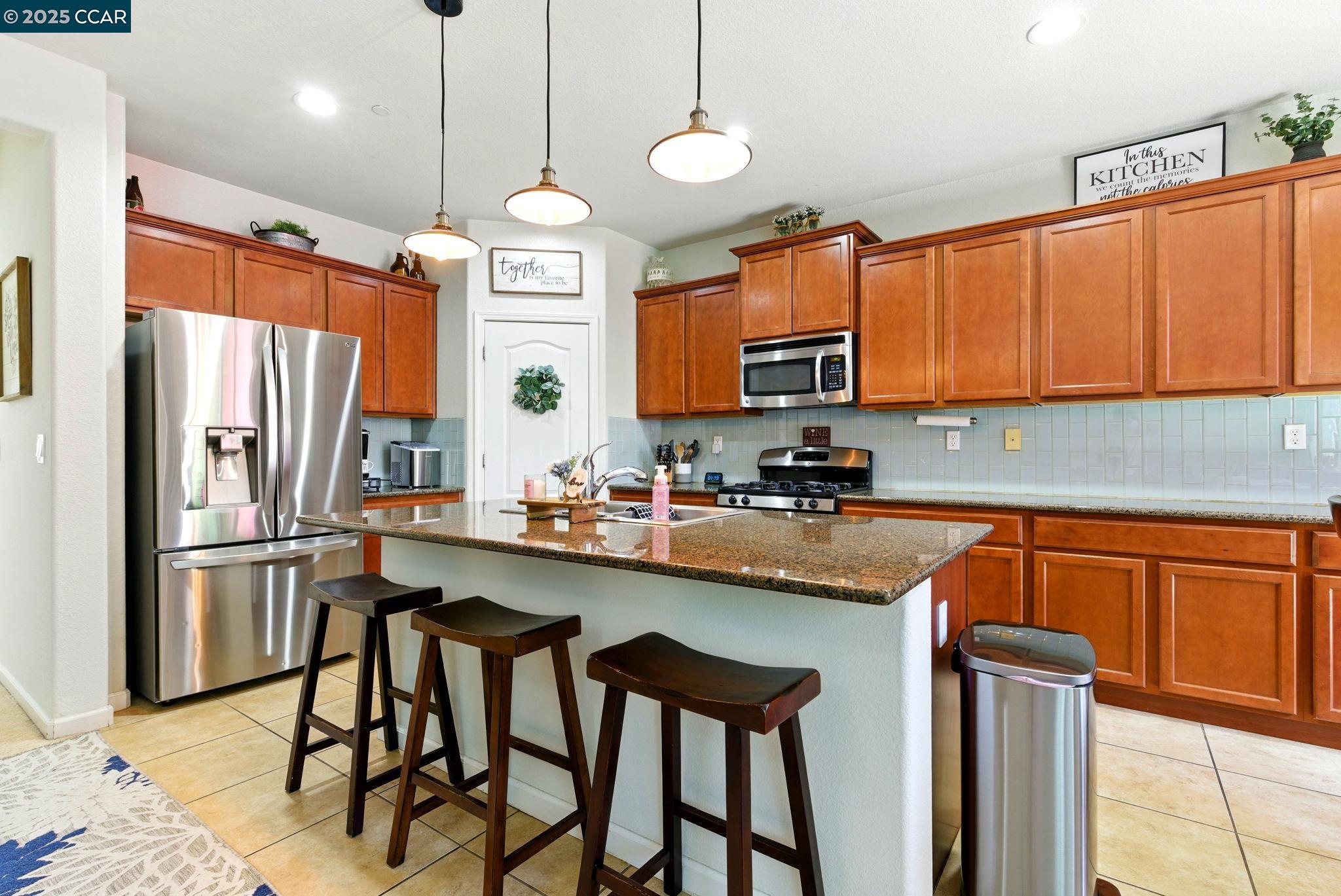 Detail Gallery Image 8 of 24 For 329 Silver Bell Way, Oakley,  CA 94561 - 4 Beds | 3 Baths