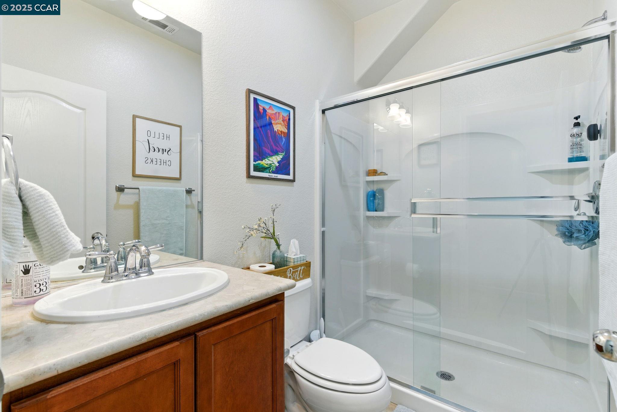 Detail Gallery Image 10 of 24 For 329 Silver Bell Way, Oakley,  CA 94561 - 4 Beds | 3 Baths