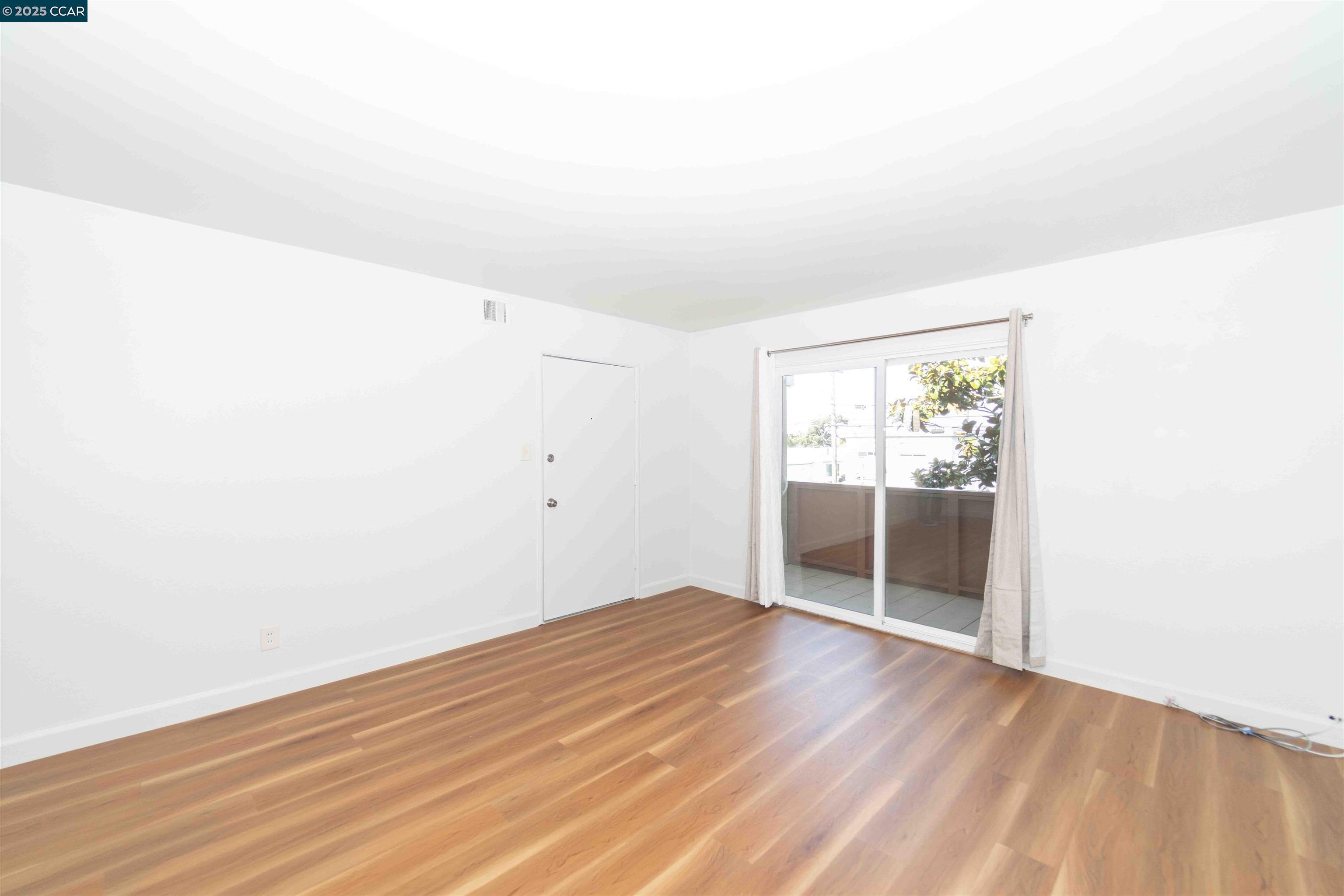 Detail Gallery Image 1 of 20 For 1700 Market Ave #6,  San Pablo,  CA 94806 - 2 Beds | 1 Baths