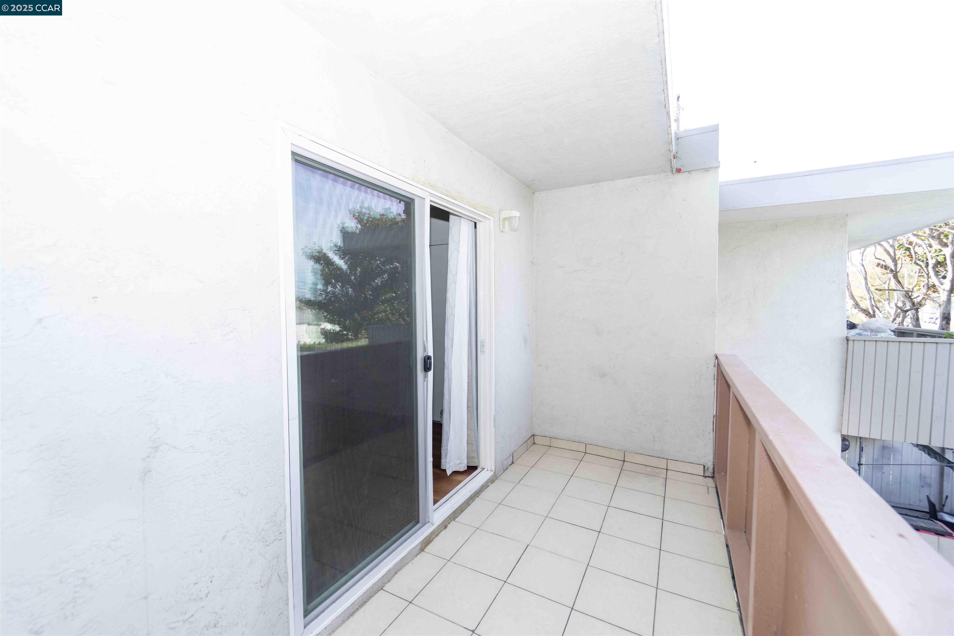 Detail Gallery Image 2 of 20 For 1700 Market Ave #6,  San Pablo,  CA 94806 - 2 Beds | 1 Baths
