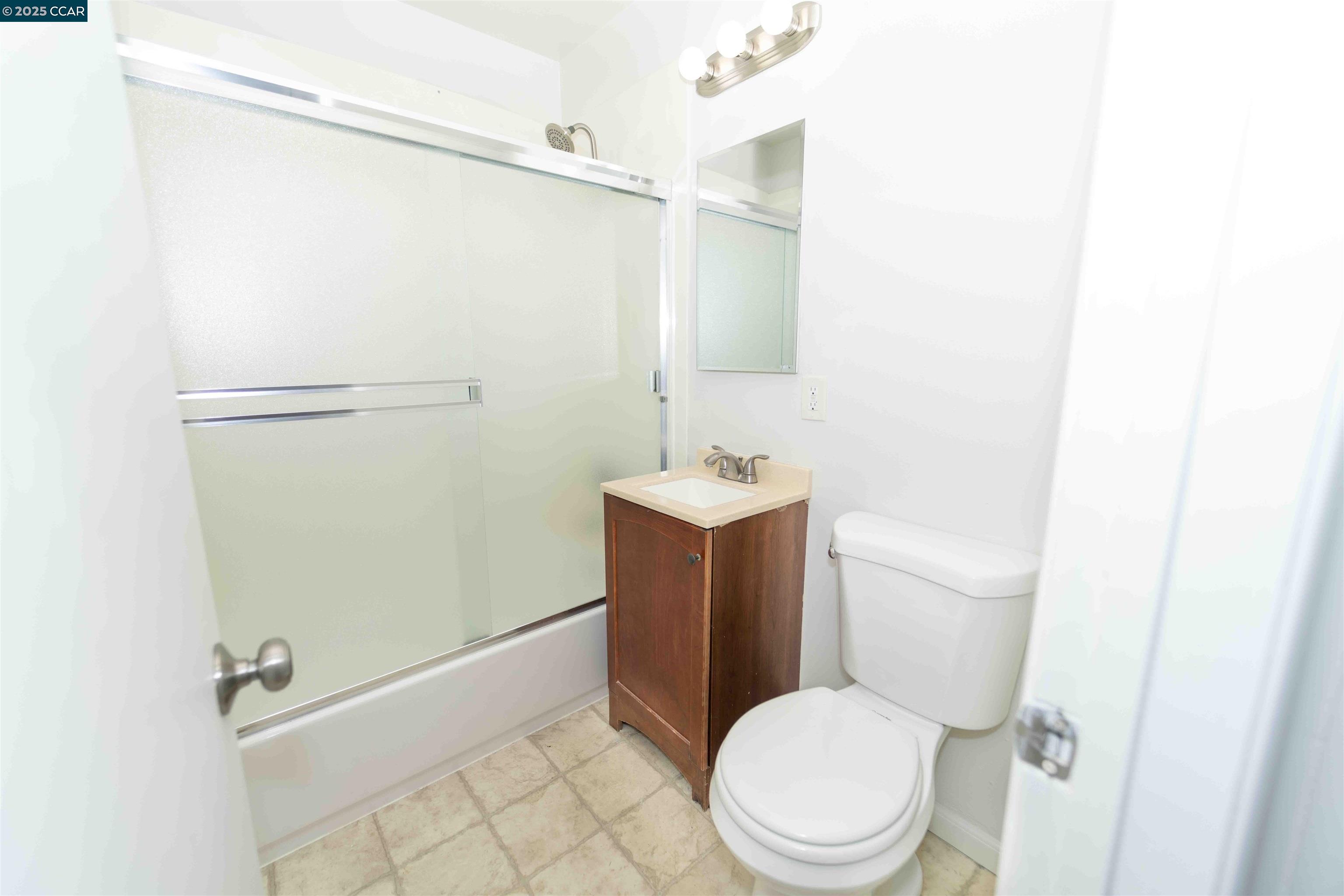 Detail Gallery Image 12 of 20 For 1700 Market Ave #6,  San Pablo,  CA 94806 - 2 Beds | 1 Baths