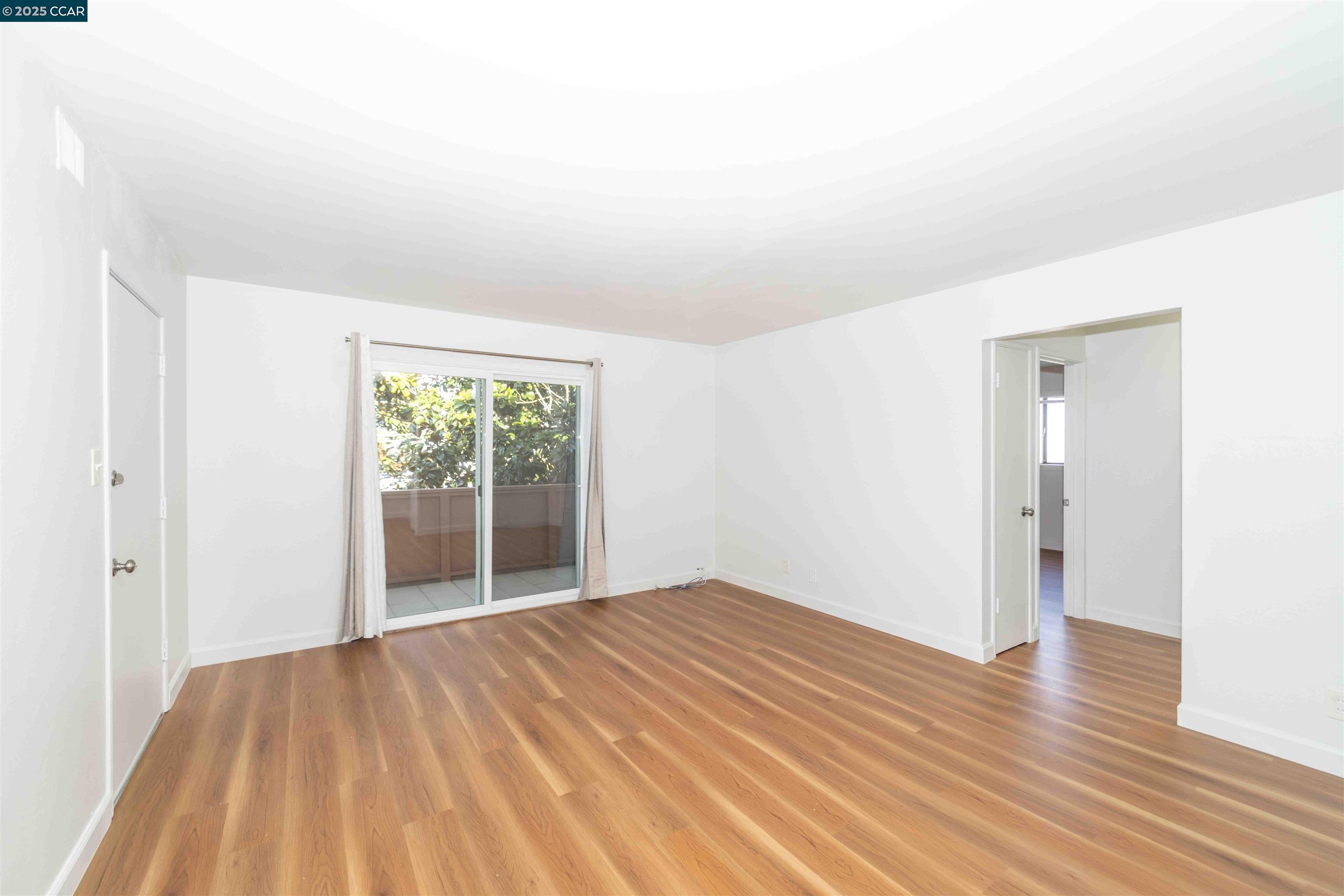 Detail Gallery Image 3 of 20 For 1700 Market Ave #6,  San Pablo,  CA 94806 - 2 Beds | 1 Baths