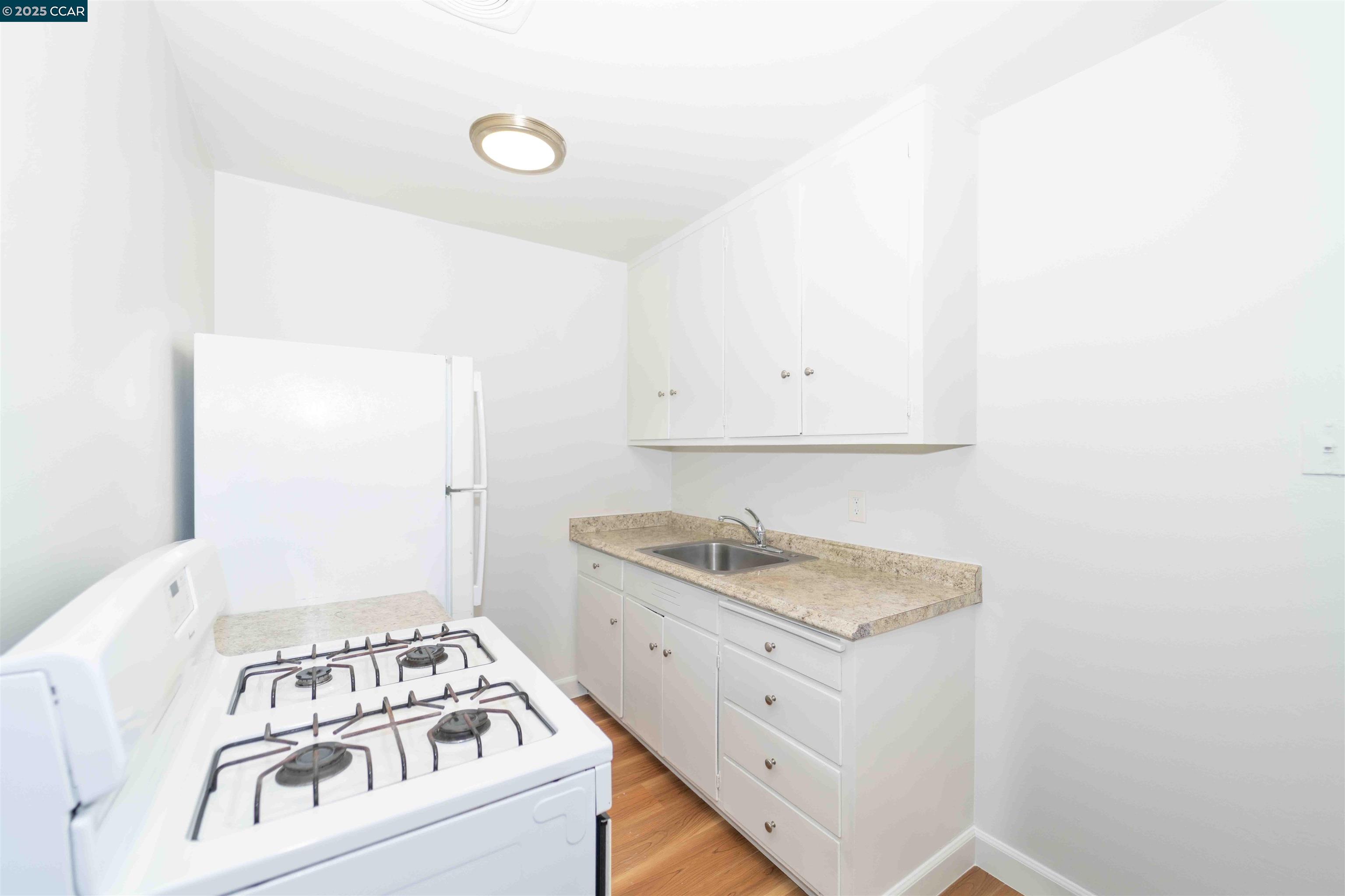 Detail Gallery Image 5 of 20 For 1700 Market Ave #6,  San Pablo,  CA 94806 - 2 Beds | 1 Baths