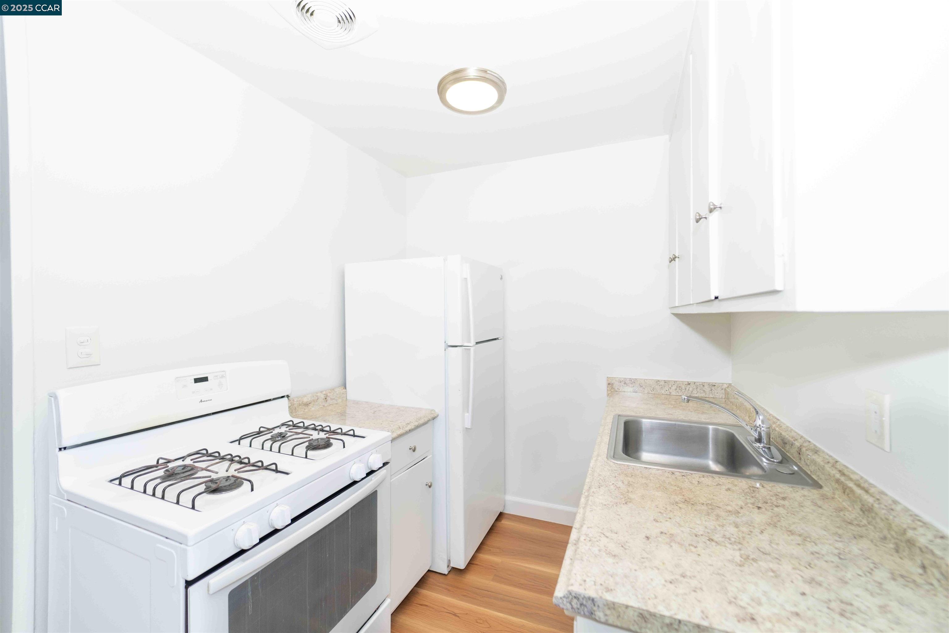 Detail Gallery Image 6 of 20 For 1700 Market Ave #6,  San Pablo,  CA 94806 - 2 Beds | 1 Baths