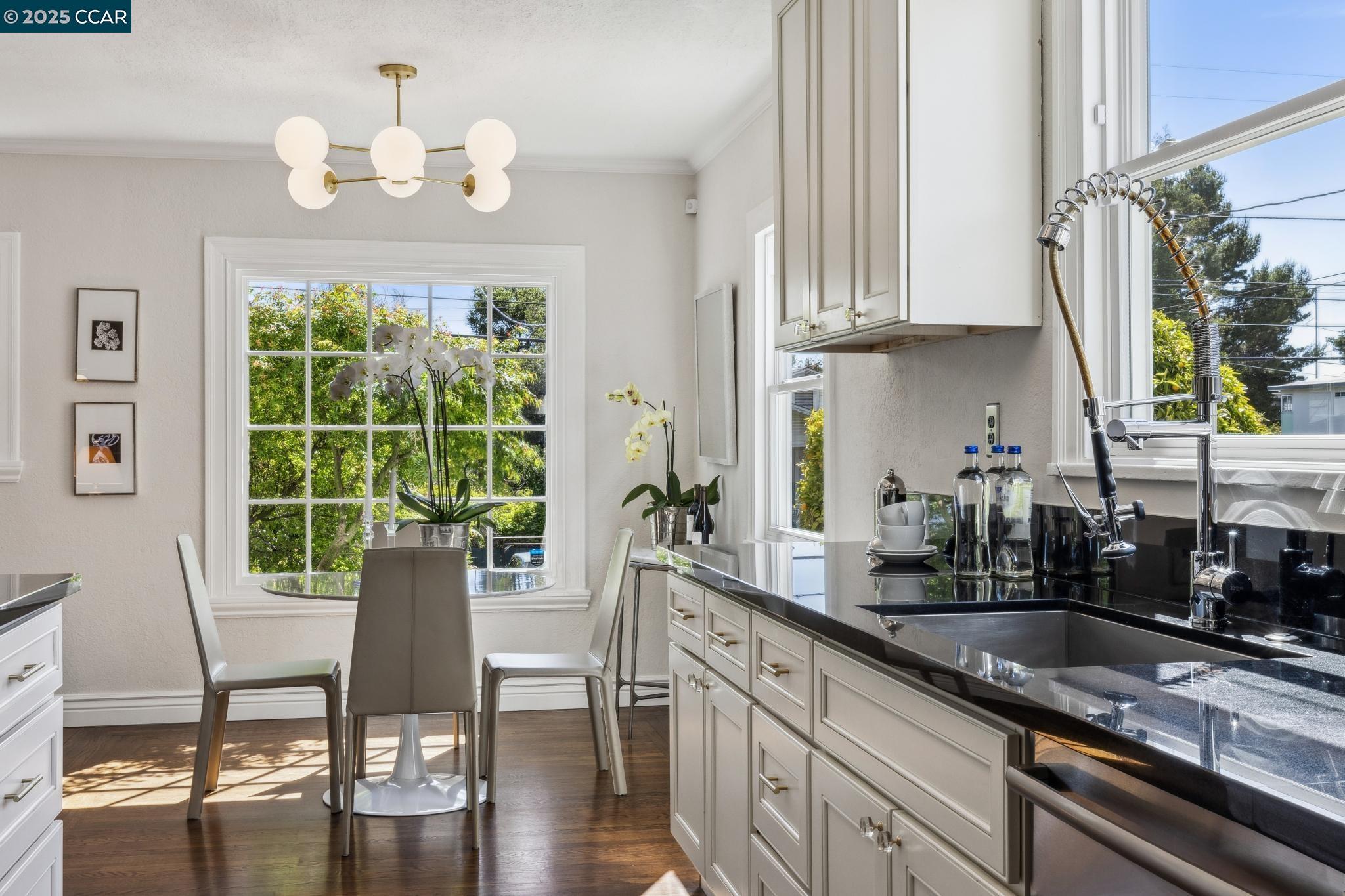Detail Gallery Image 12 of 40 For 3036 Delaware St, Oakland,  CA 94602 - 4 Beds | 3 Baths