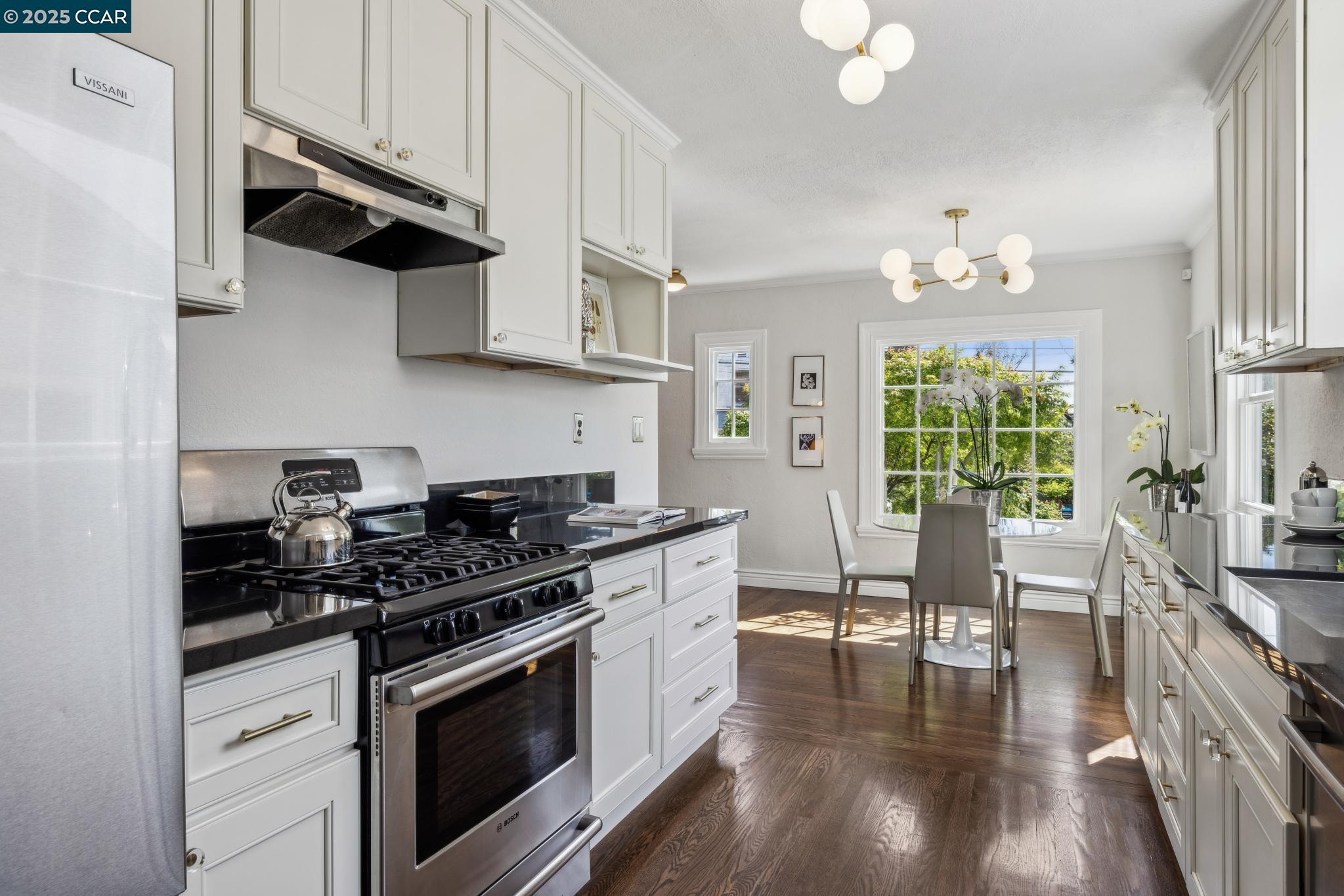 Detail Gallery Image 14 of 40 For 3036 Delaware St, Oakland,  CA 94602 - 4 Beds | 3 Baths