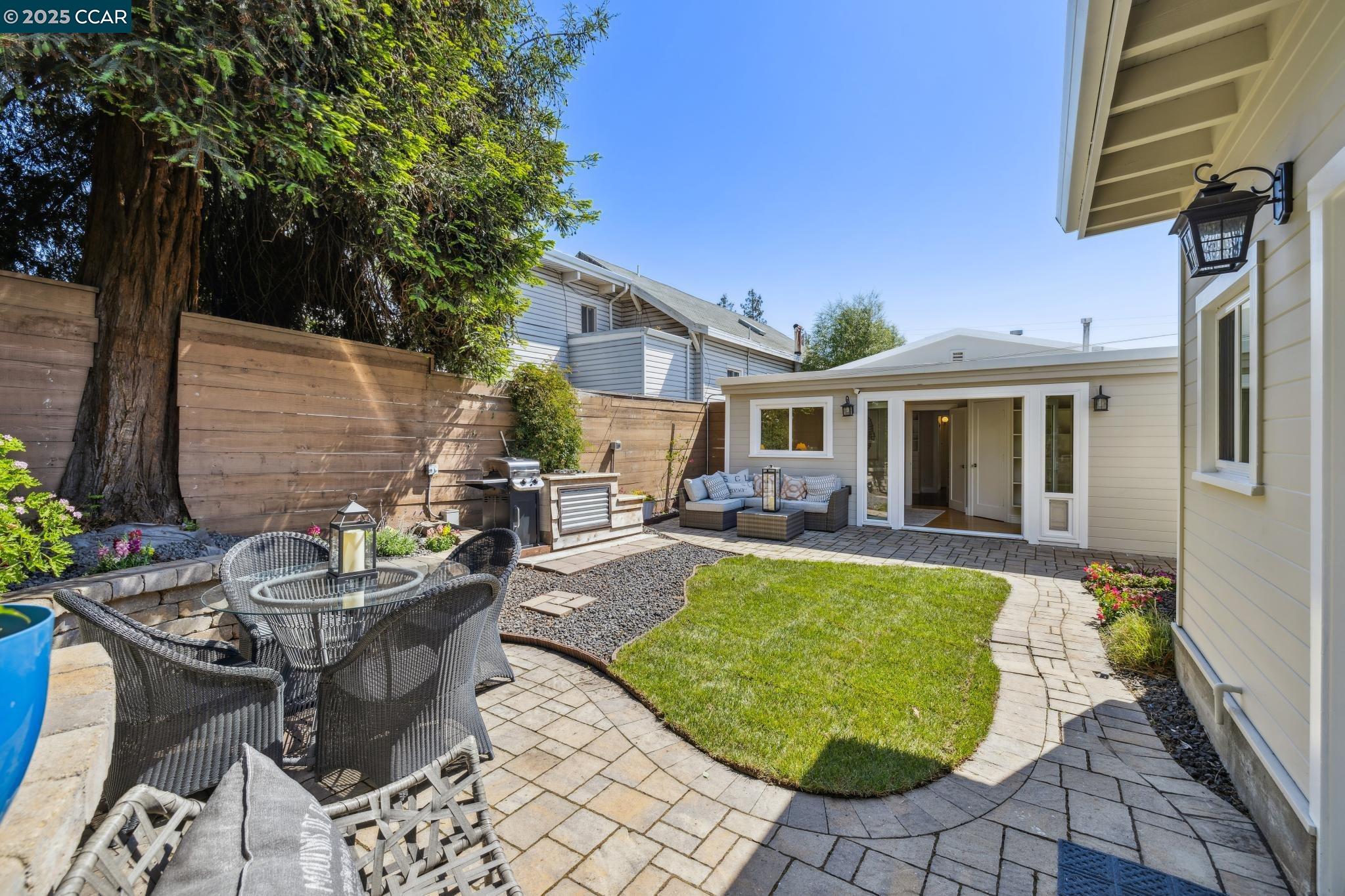 Detail Gallery Image 30 of 40 For 3036 Delaware St, Oakland,  CA 94602 - 4 Beds | 3 Baths