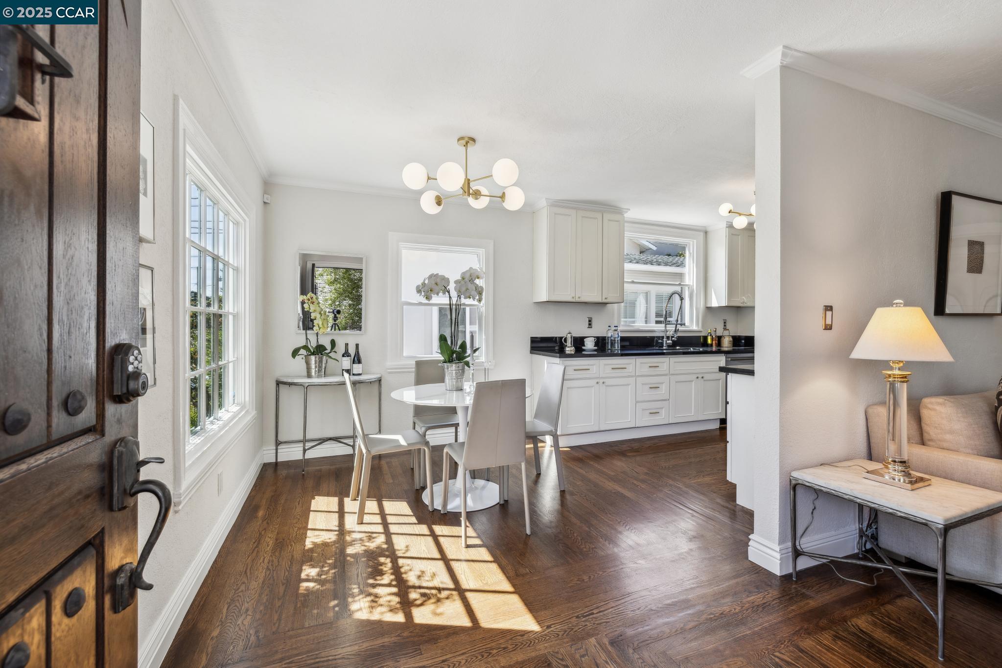 Detail Gallery Image 4 of 40 For 3036 Delaware St, Oakland,  CA 94602 - 4 Beds | 3 Baths