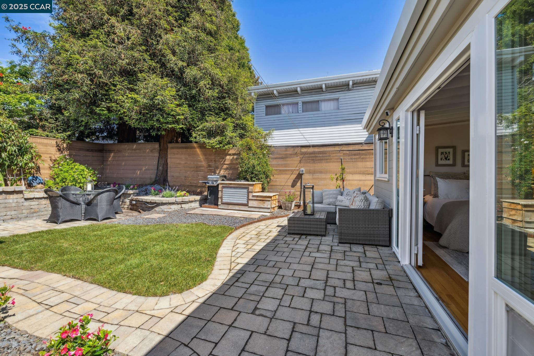 Detail Gallery Image 32 of 40 For 3036 Delaware St, Oakland,  CA 94602 - 4 Beds | 3 Baths
